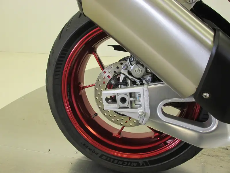 Aprilia Tuono - foto 7