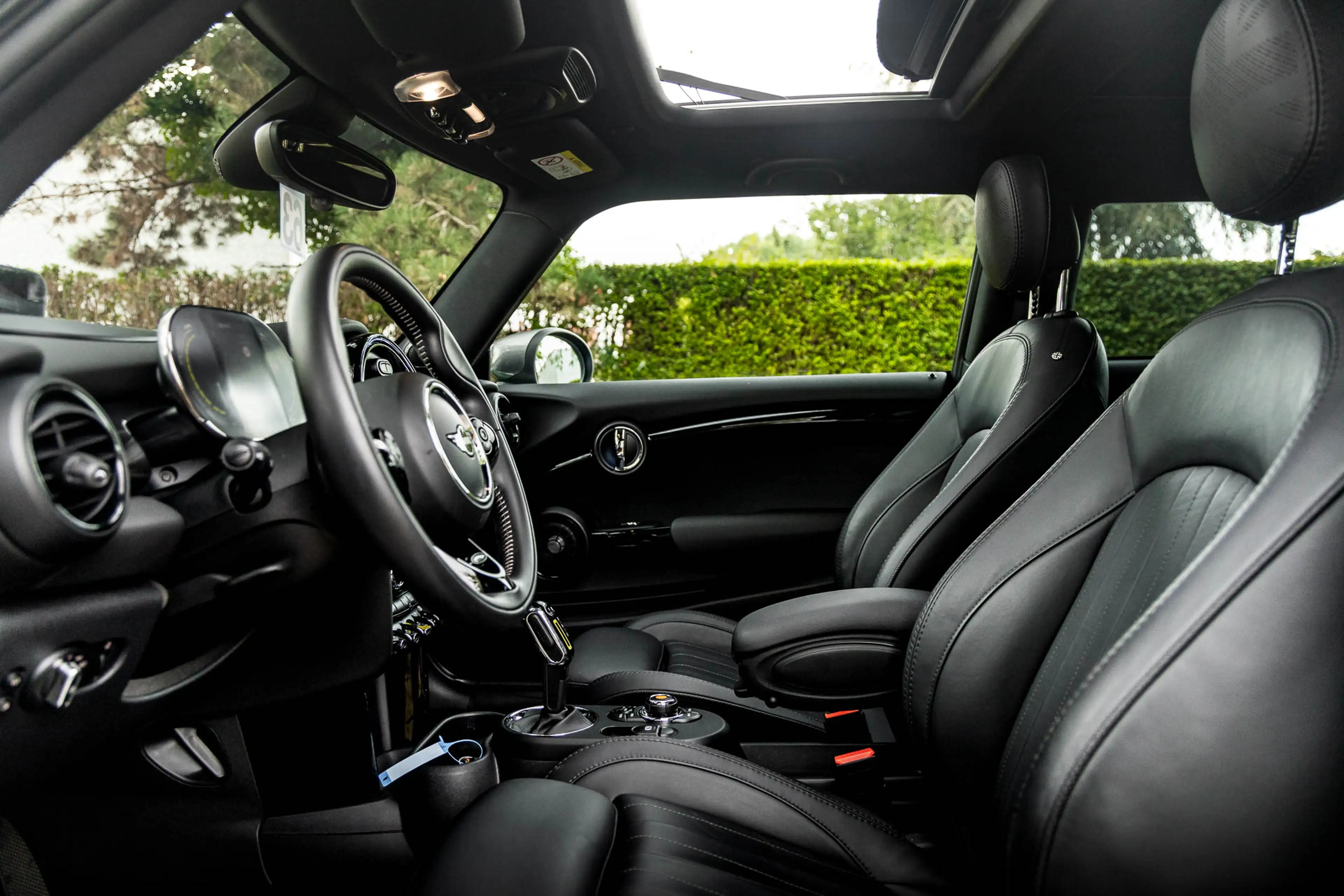 MINI Cooper SE British Racing Green * Pano * Leder * HUD * H/K * Camera * LED * — photo 5