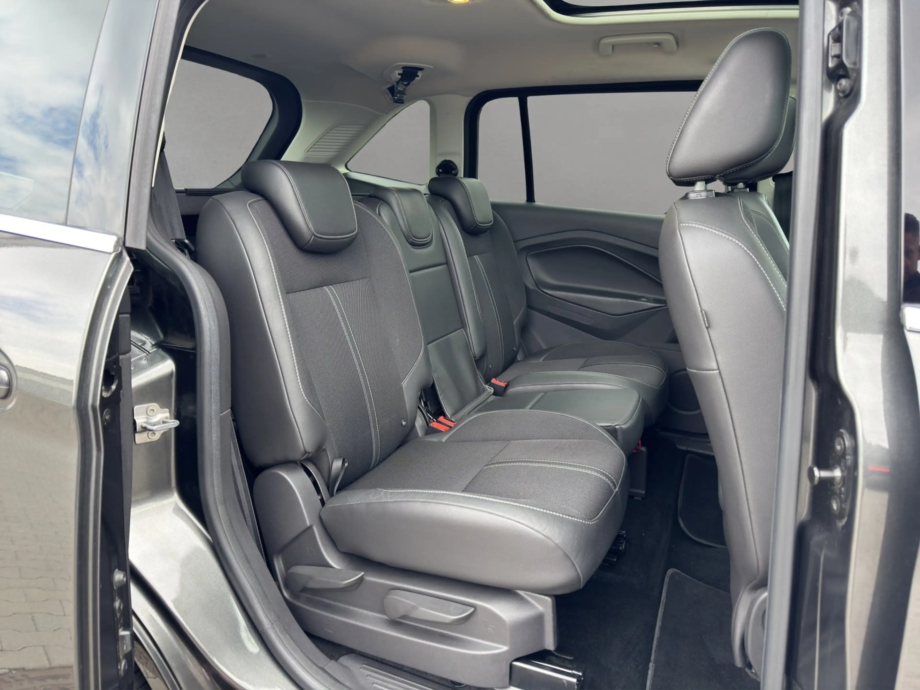 Ford Grand C-Max Titanium Aut./KAMERA/GRA/NAVI/XENON/ — photo 9