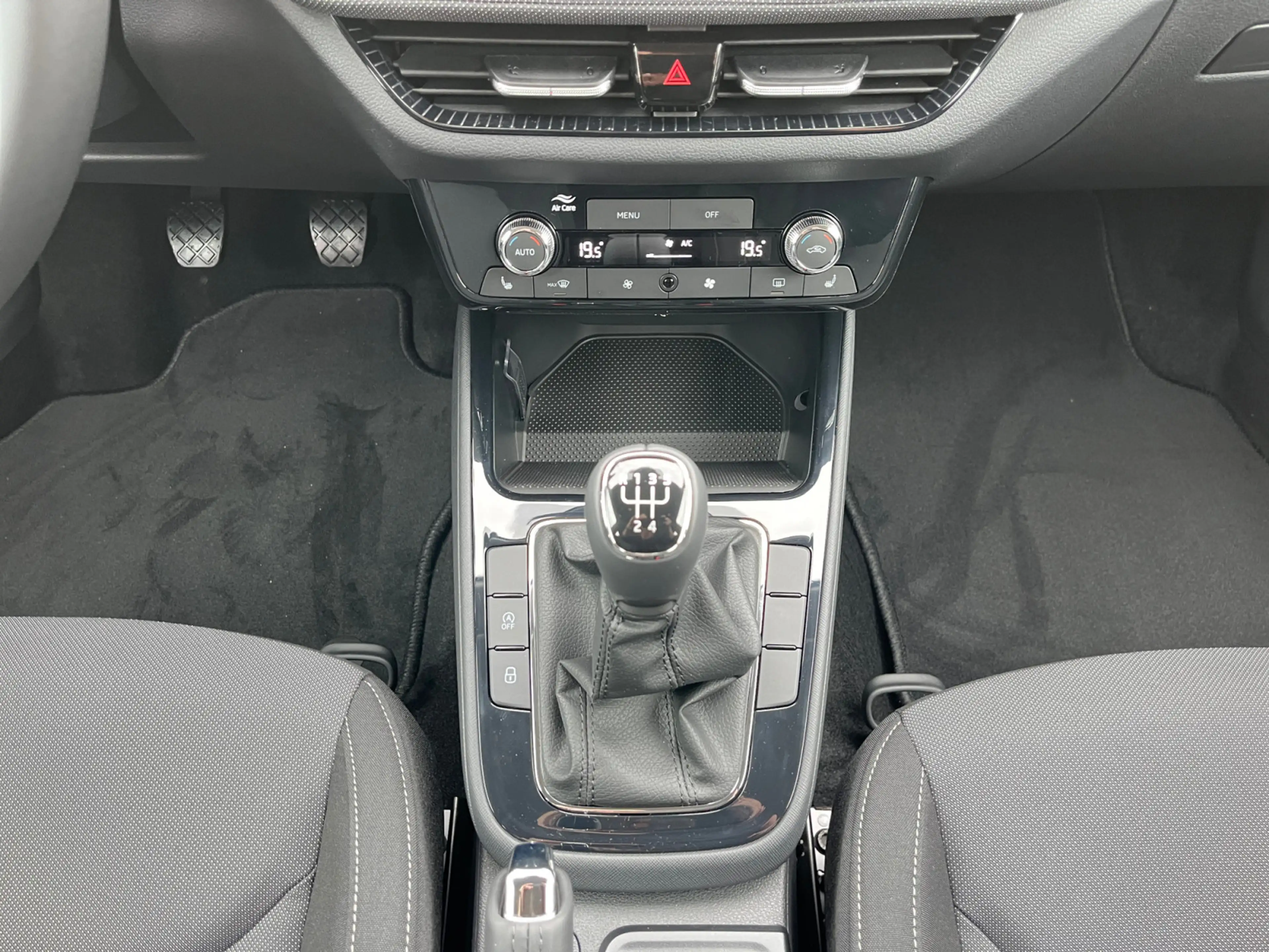 Skoda Fabia Selection 1,0 TSI 95 BerganfahrAss Climatr — photo 8