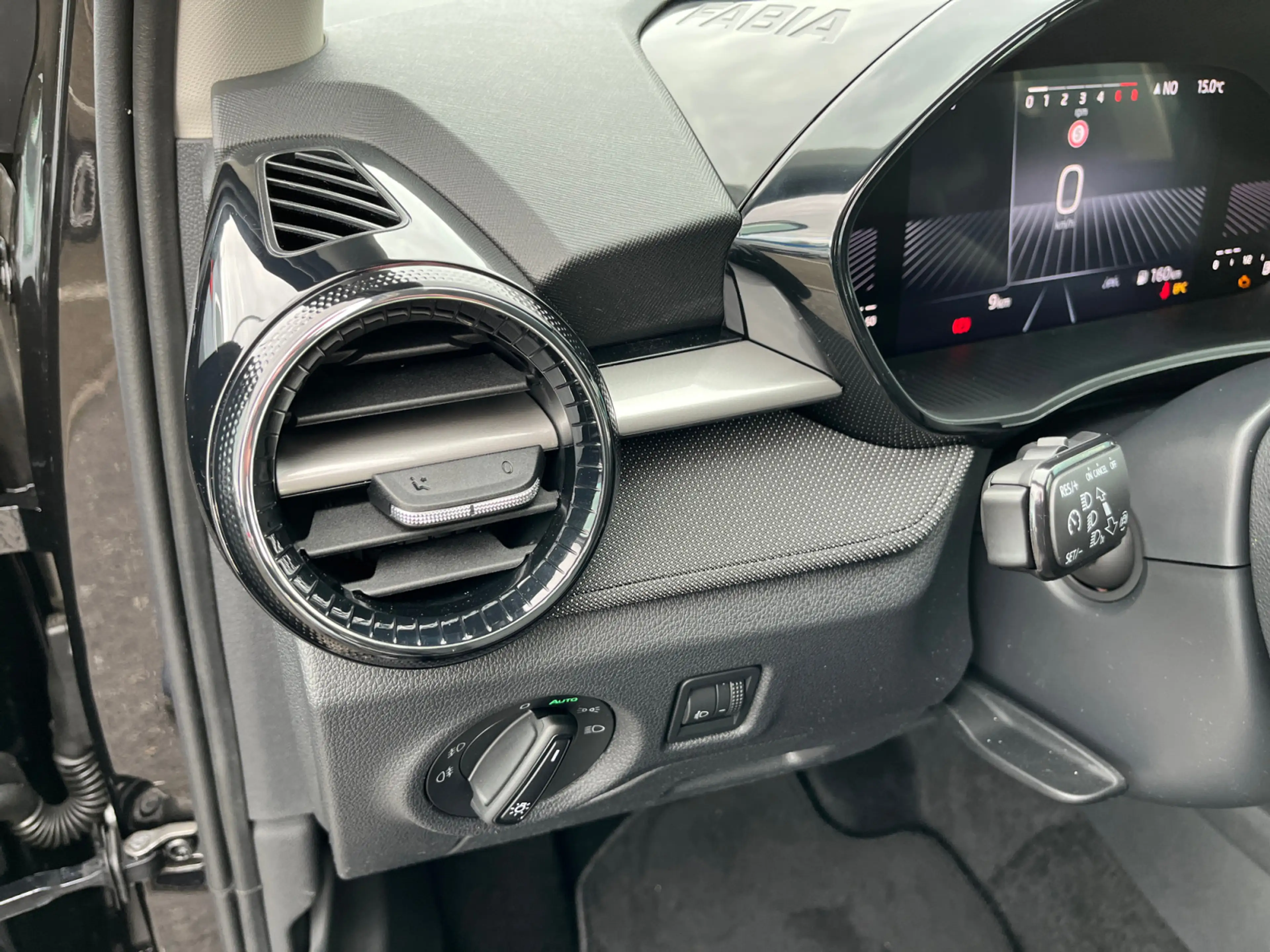Skoda Fabia Selection 1,0 TSI 95 BerganfahrAss Climatr — photo 13