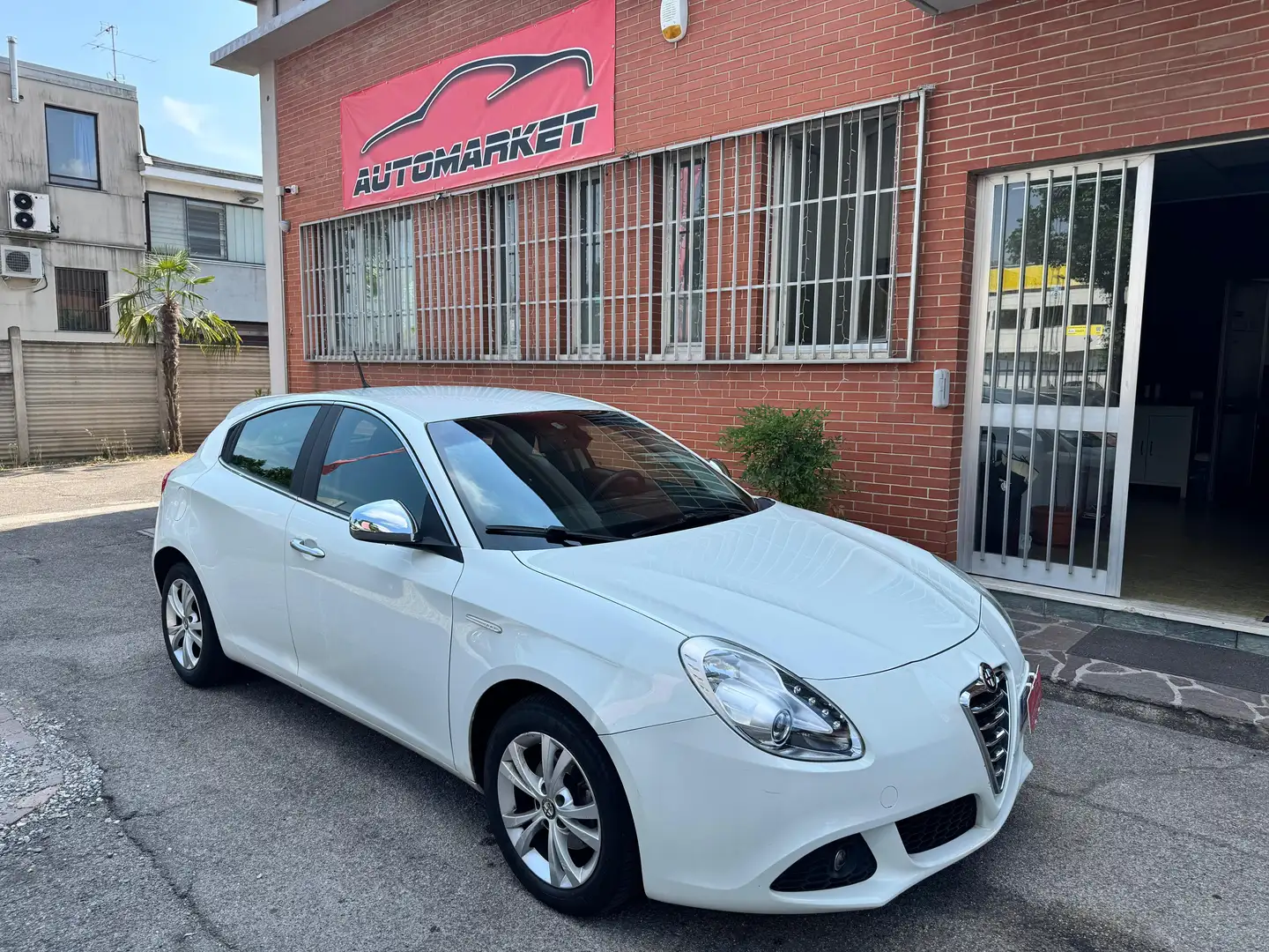 Alfa Romeo Giulietta 1.6 jtdm 105cv Distinctive Blanc - 1