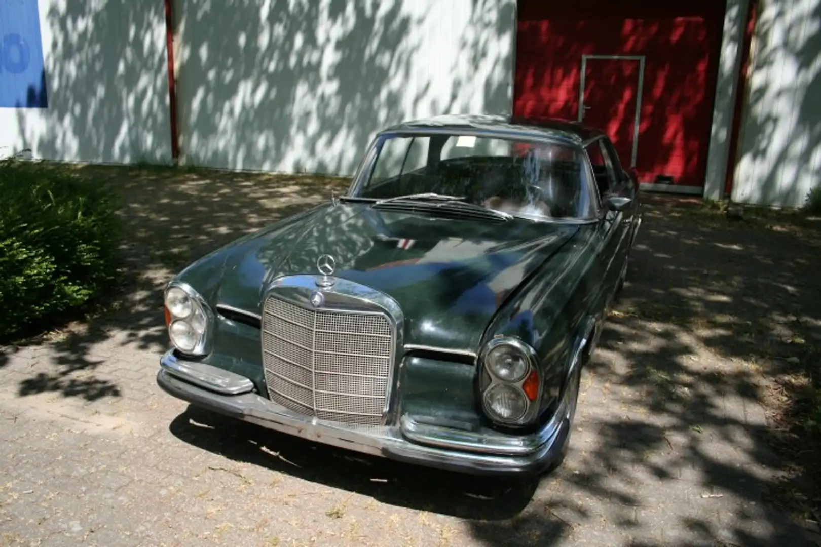 Mercedes-Benz 250 W 111 250 Coupe Zelená - 1