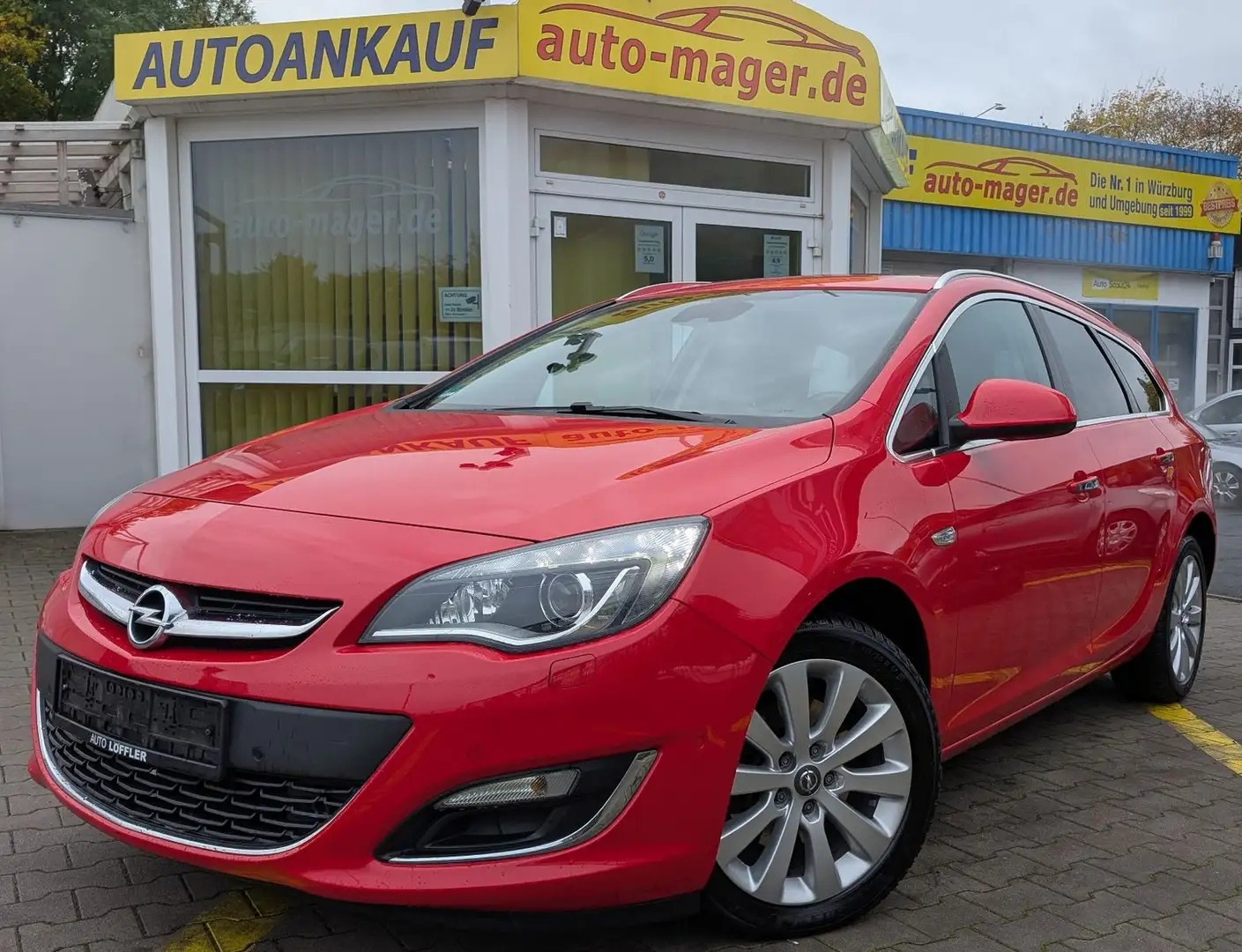 Opel Astra J 2.0 CDTI Sports Tourer*1Hd*AHK*Xen*Leder Rot - 1