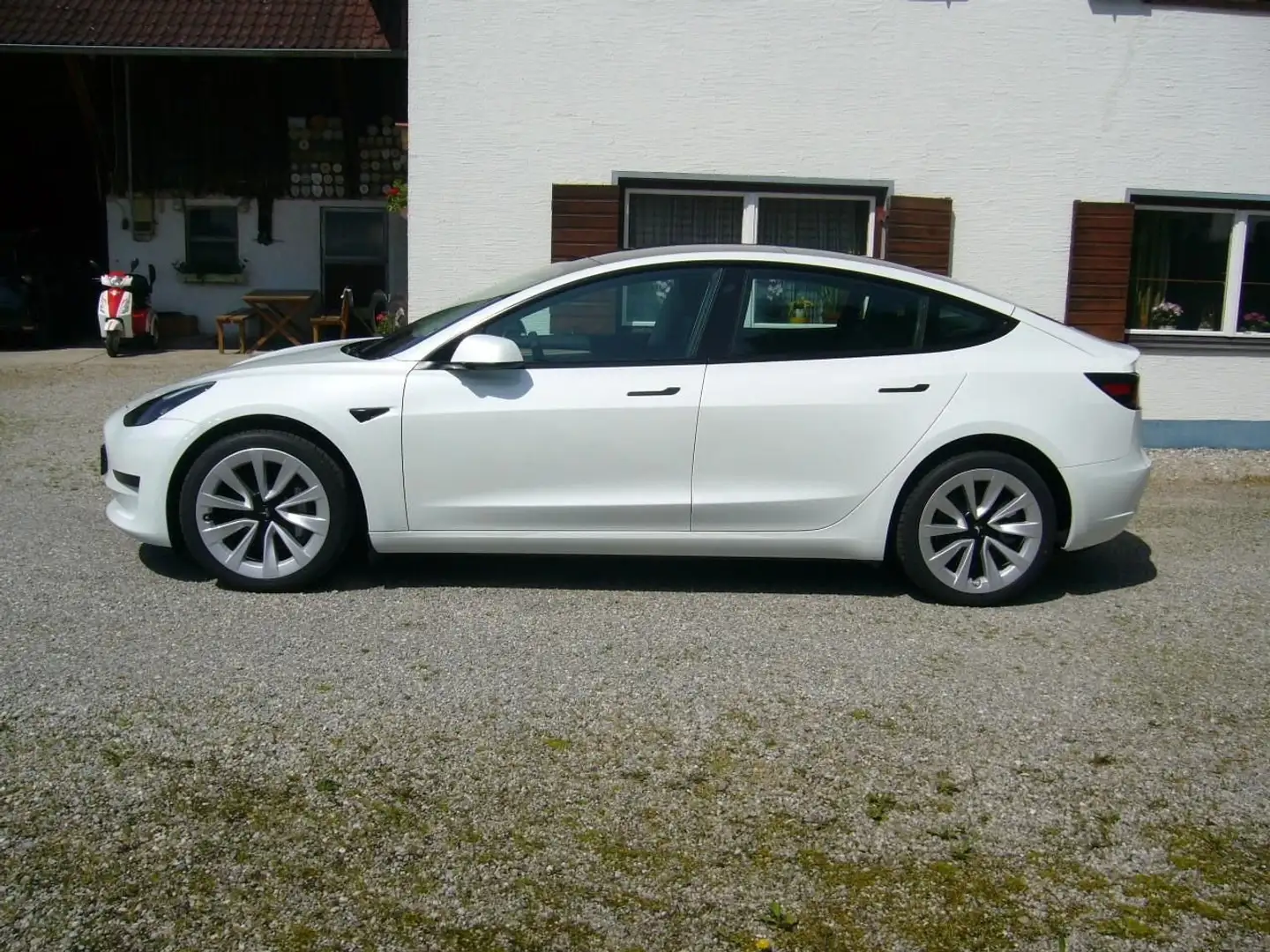 Tesla Model 3 SR 60kWh RWD, AHK, 19" Sportfelgen, USt ausweisbar Weiß - 2
