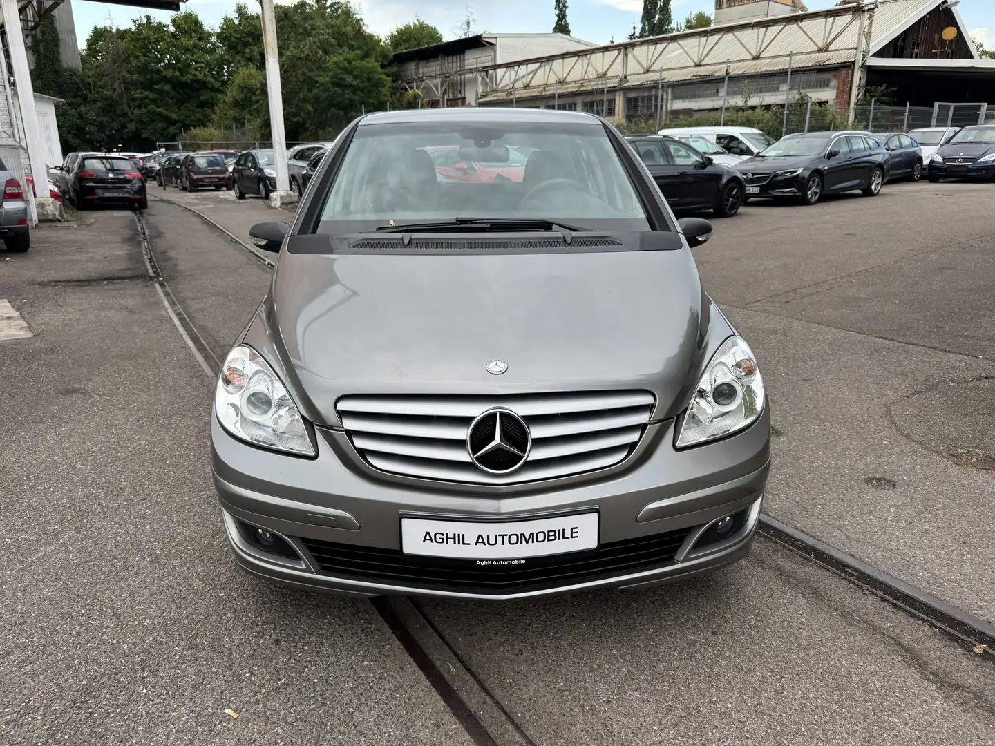Mercedes-Benz B 170 B 170  TÜV und HU neu Šedá - 2