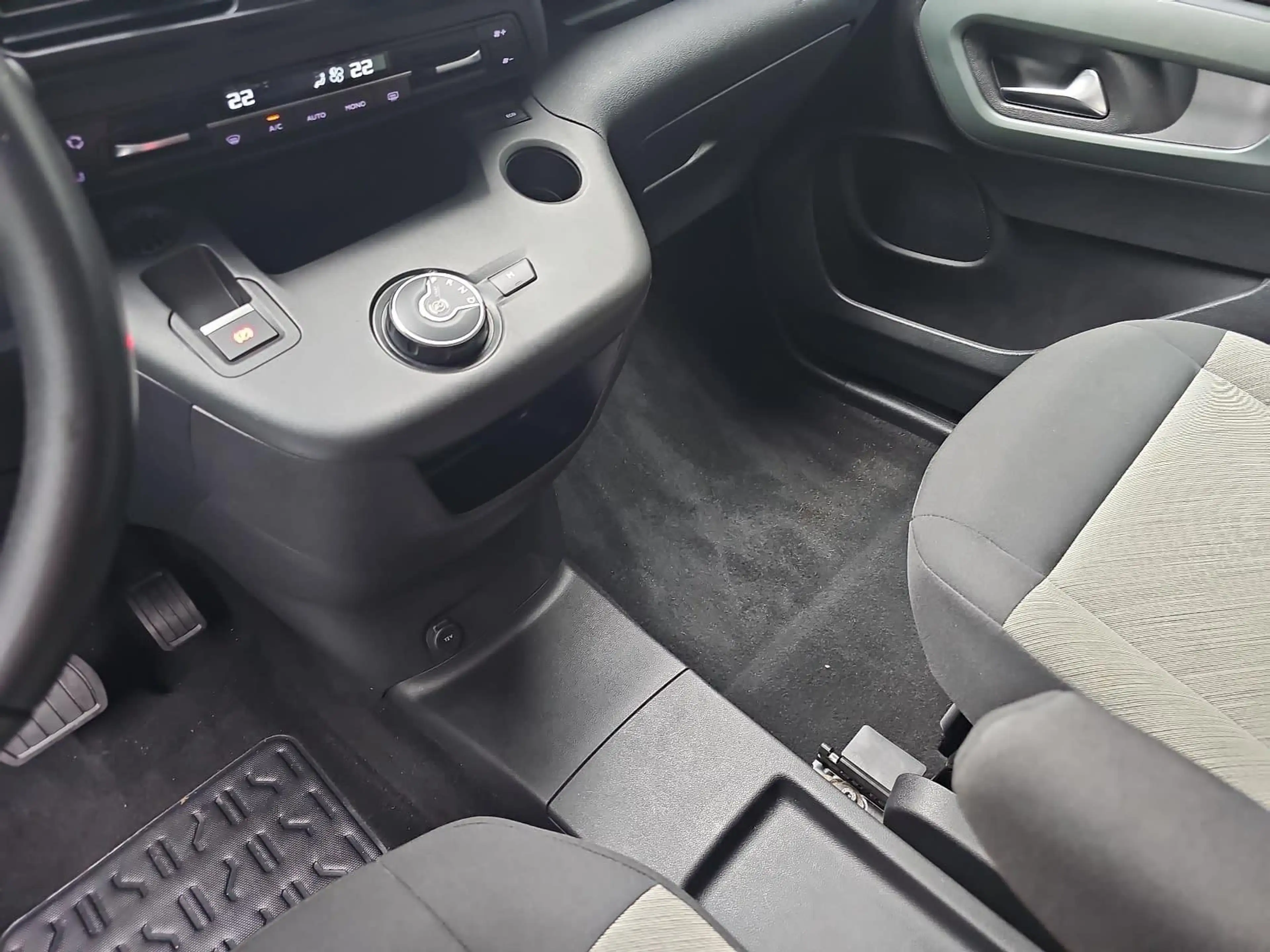 Citroen Berlingo Berlingo 1.2 PureTech 130 Shine XL HUD Kamera — photo 13