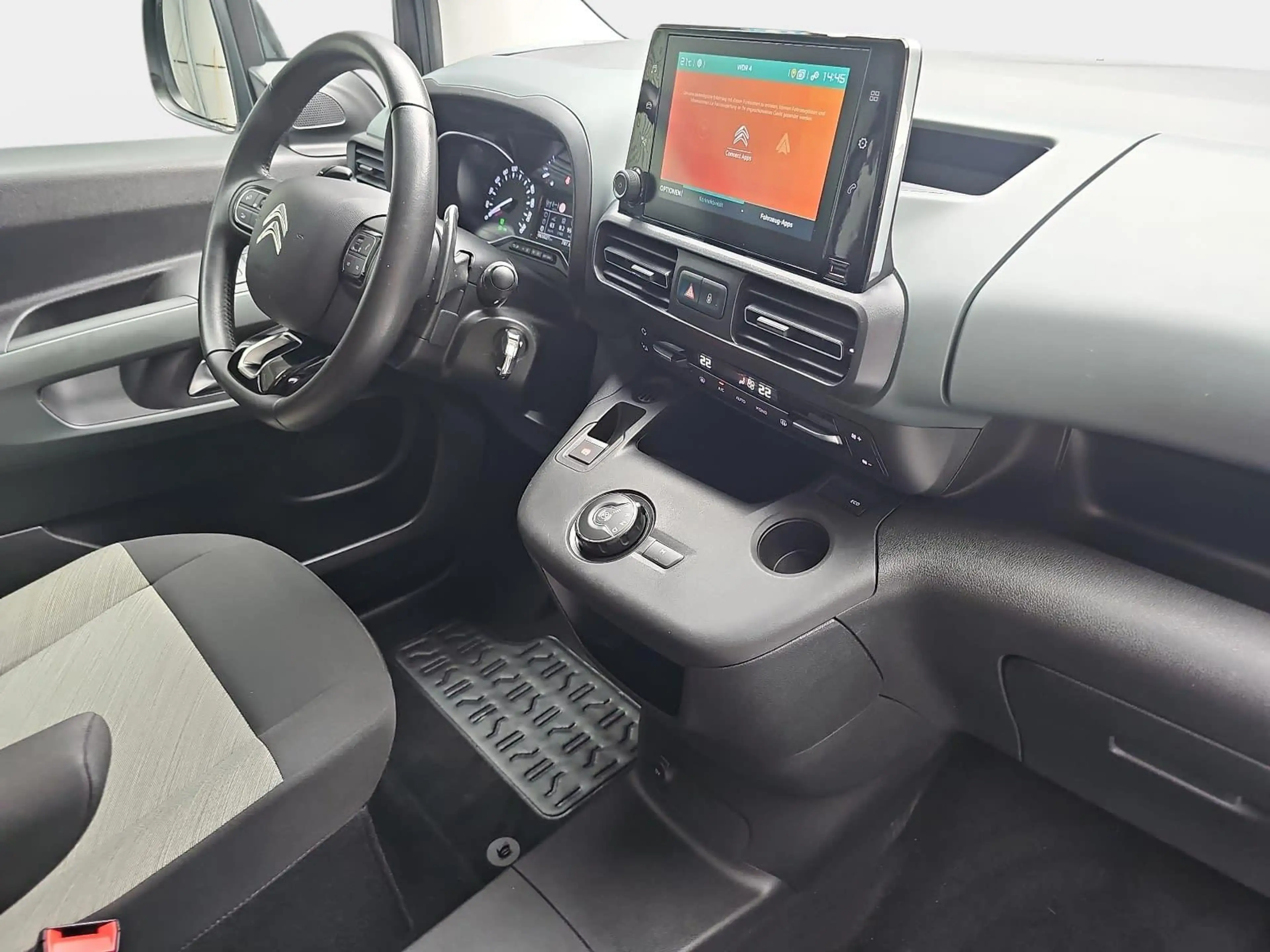 Citroen Berlingo Berlingo 1.2 PureTech 130 Shine XL HUD Kamera — photo 18