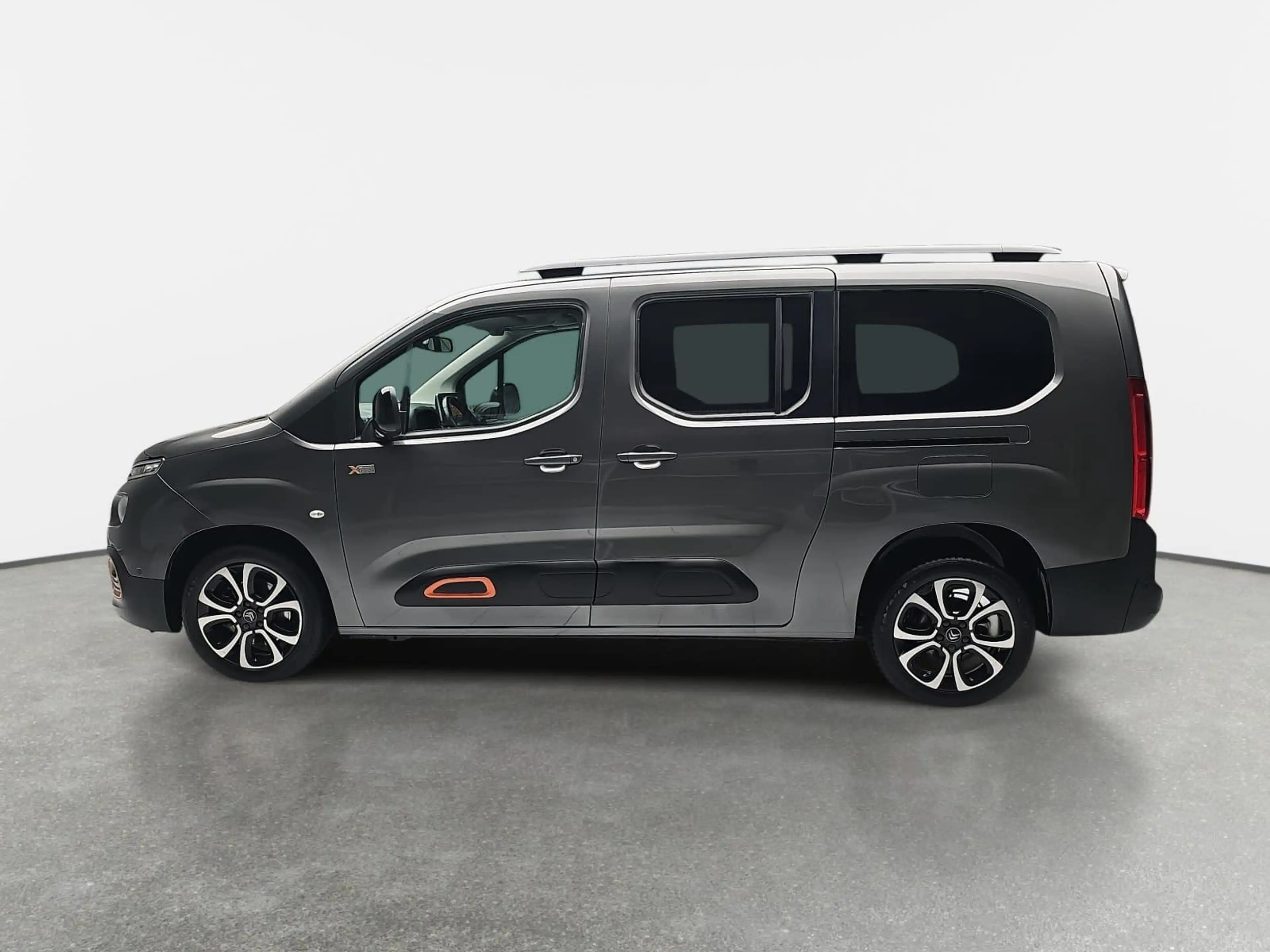 Citroen Berlingo Berlingo 1.2 PureTech 130 Shine XL HUD Kamera — photo 6