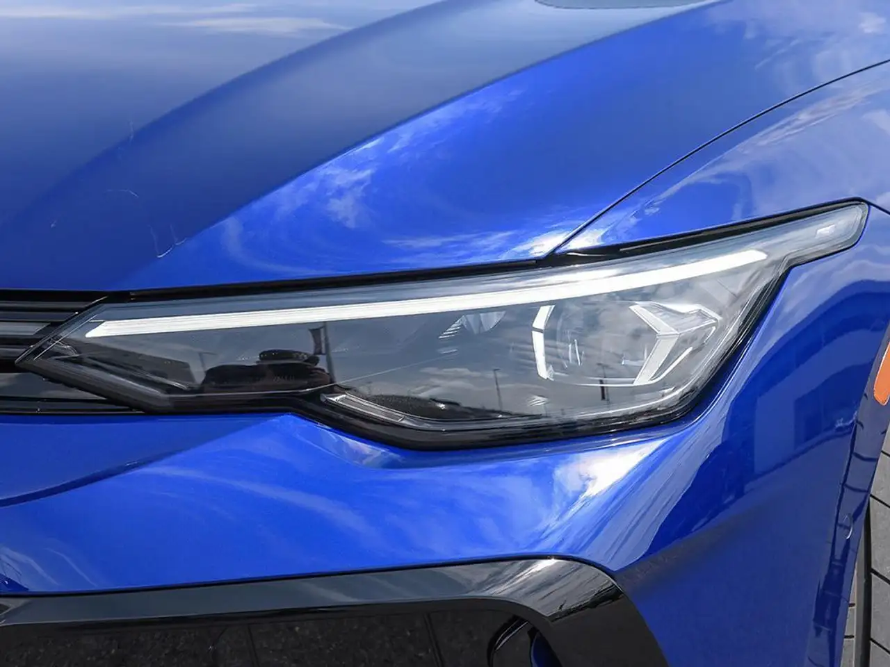 Volkswagen Golf R снимка Volkswagen Golf R