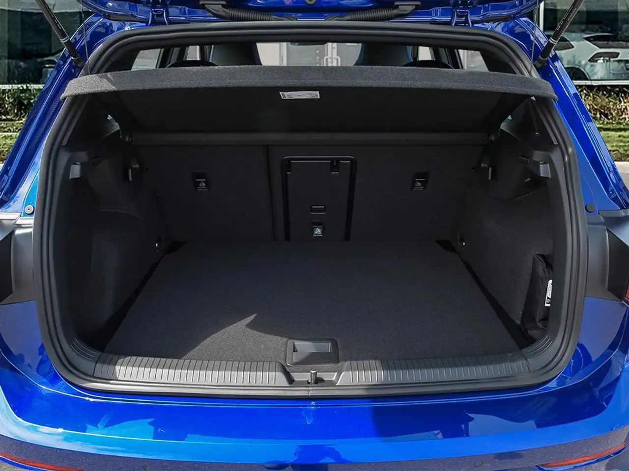 Volkswagen Golf R снимка Volkswagen Golf R