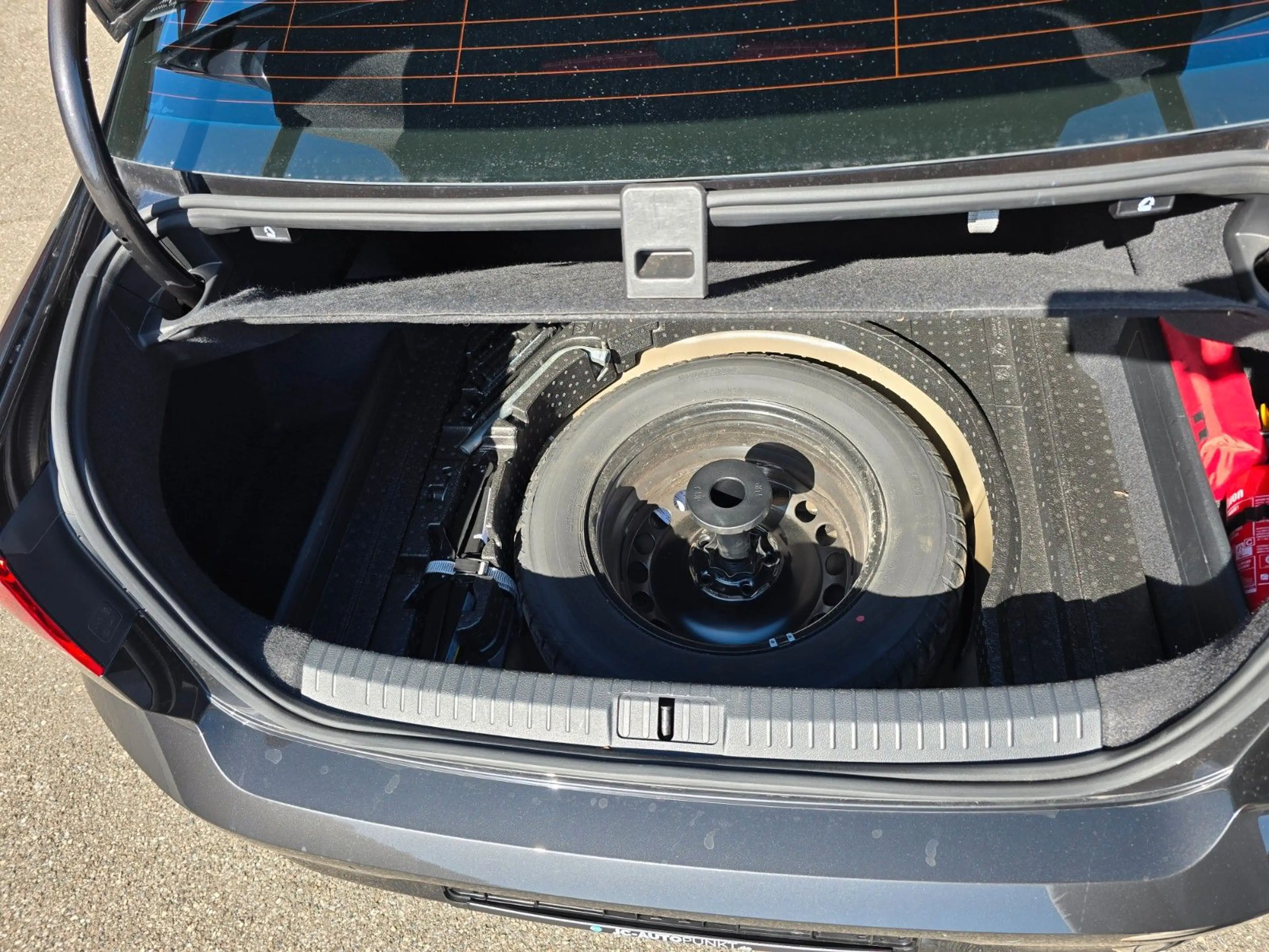 Volkswagen Passat Lim. Business,ACC,LED,5J Garantie — photo 9