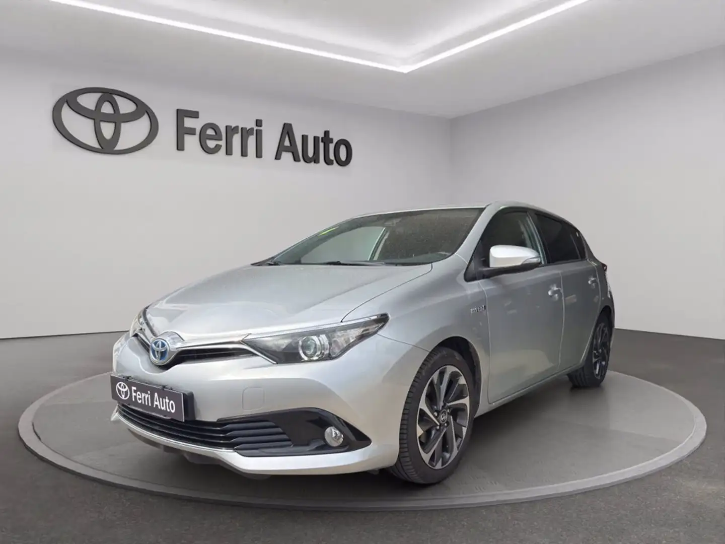 Toyota Auris 1.8h active cvt Grey - 1