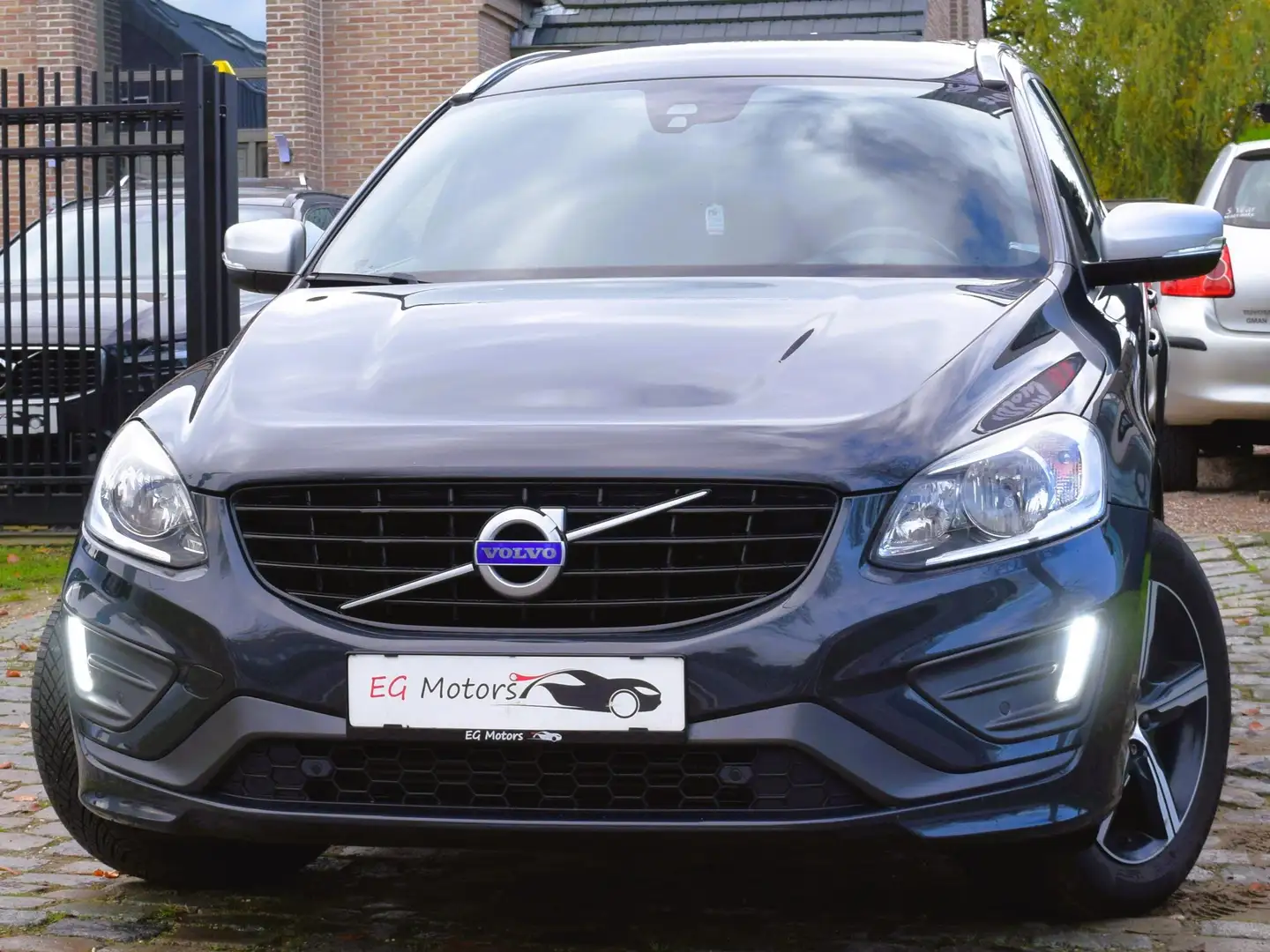 Volvo XC60 2.0 D3/R-DESIGN/1st Owner/HISTORY/GARANTIE Gris - 1