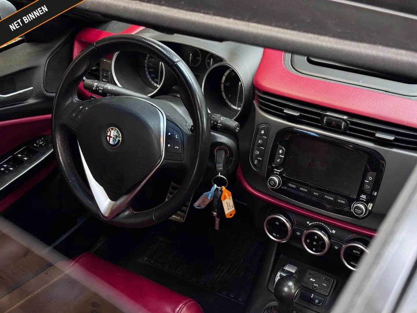 Alfa Romeo Giulietta 2.0 JTDm Exclusive 177PK | AUTOMAAT | PANO | FULL Grijs - 2