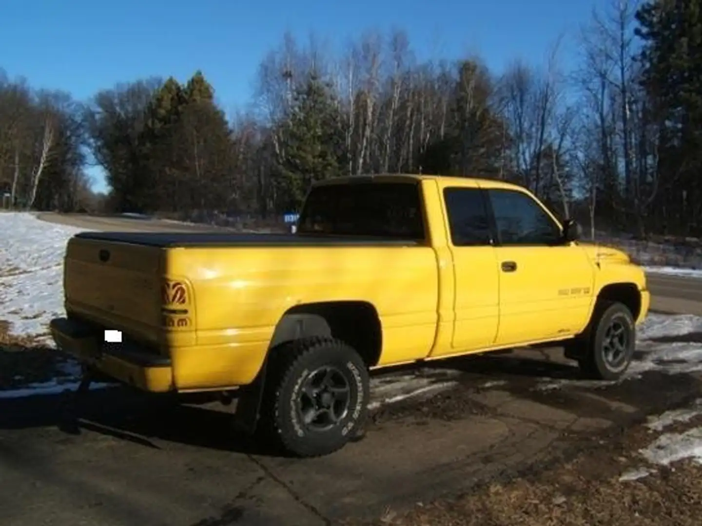 Dodge RAM 1500 Amarillo - 2