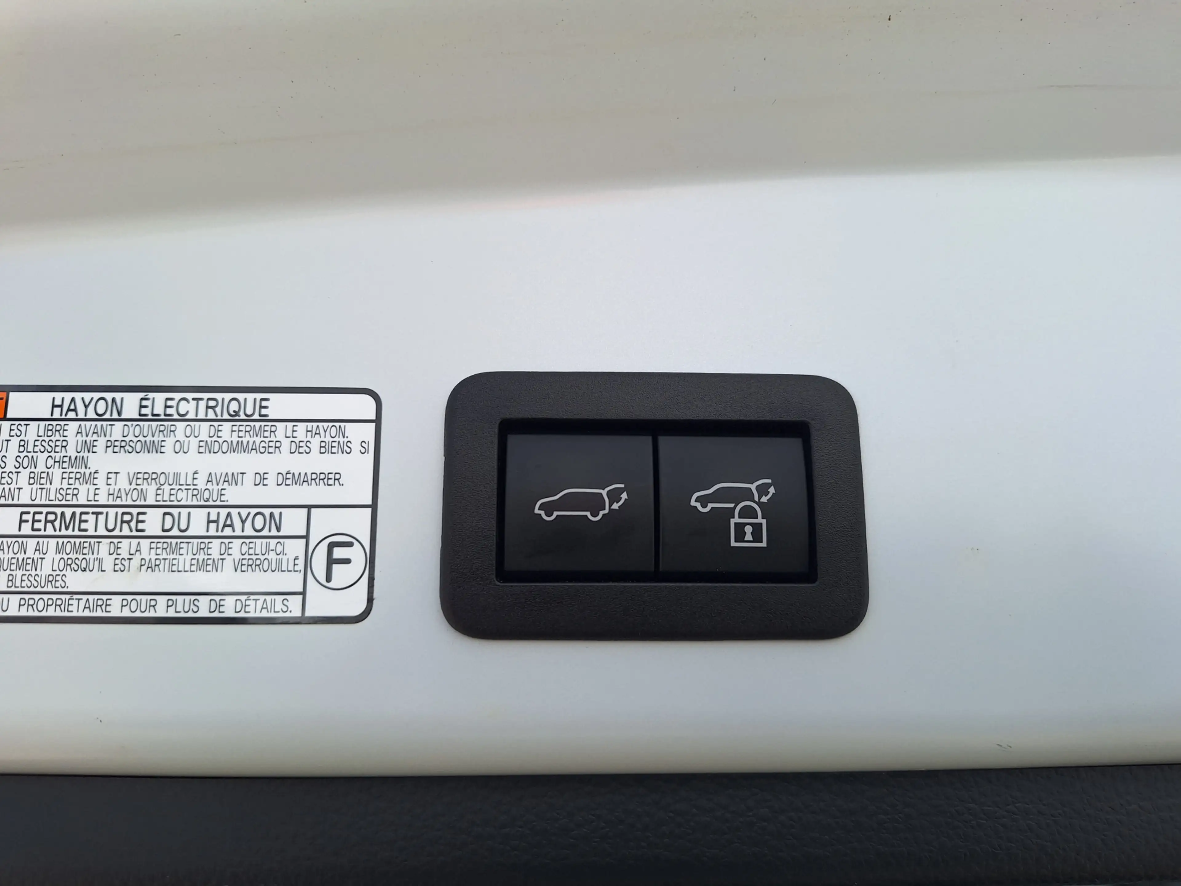 Toyota Corolla Cross Hybrid 140 Business Plus Pano PDC v+a Navi Autom a — photo 32