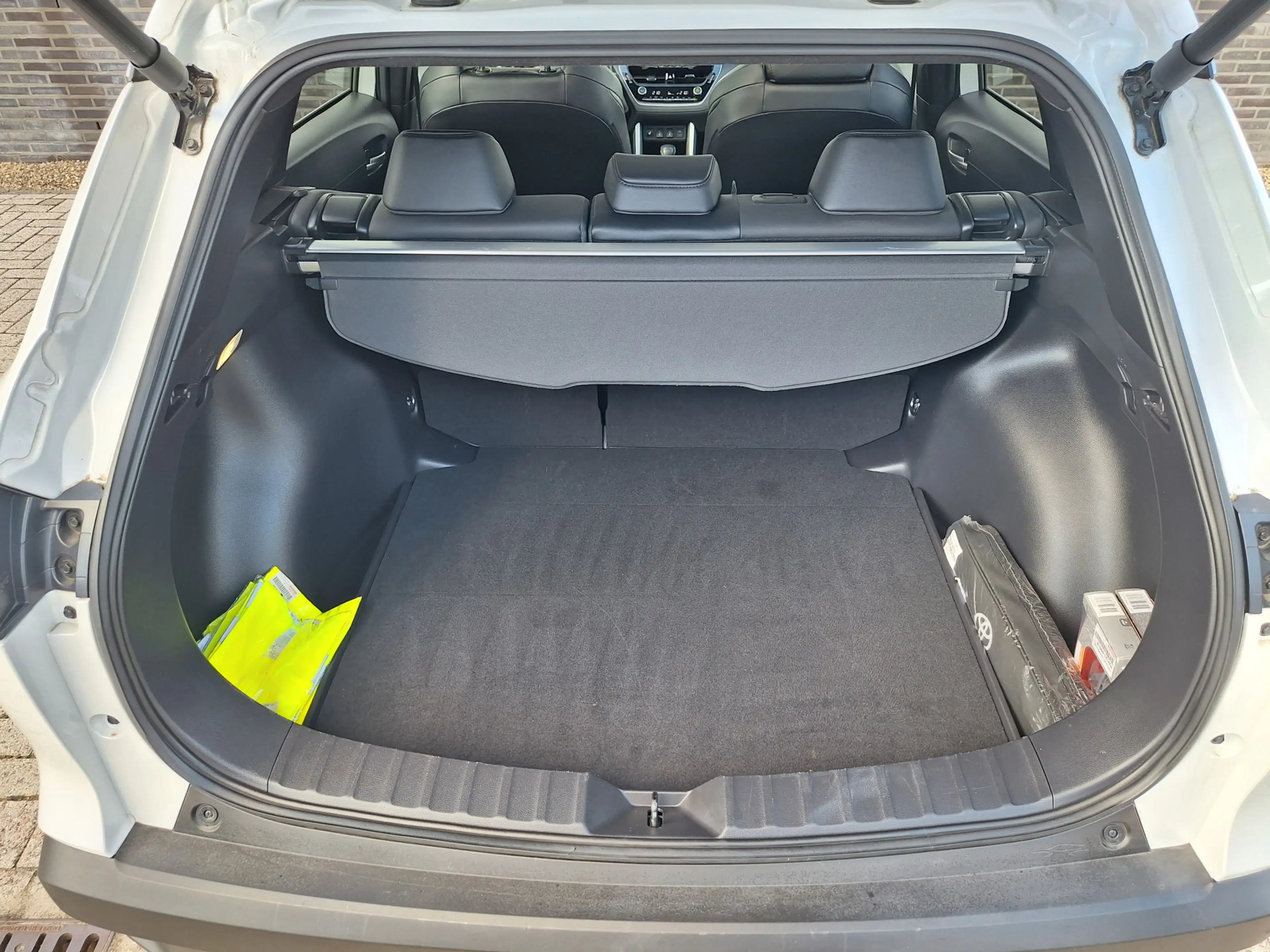 Toyota Corolla Cross Hybrid 140 Business Plus Pano PDC v+a Navi Autom a — photo 36