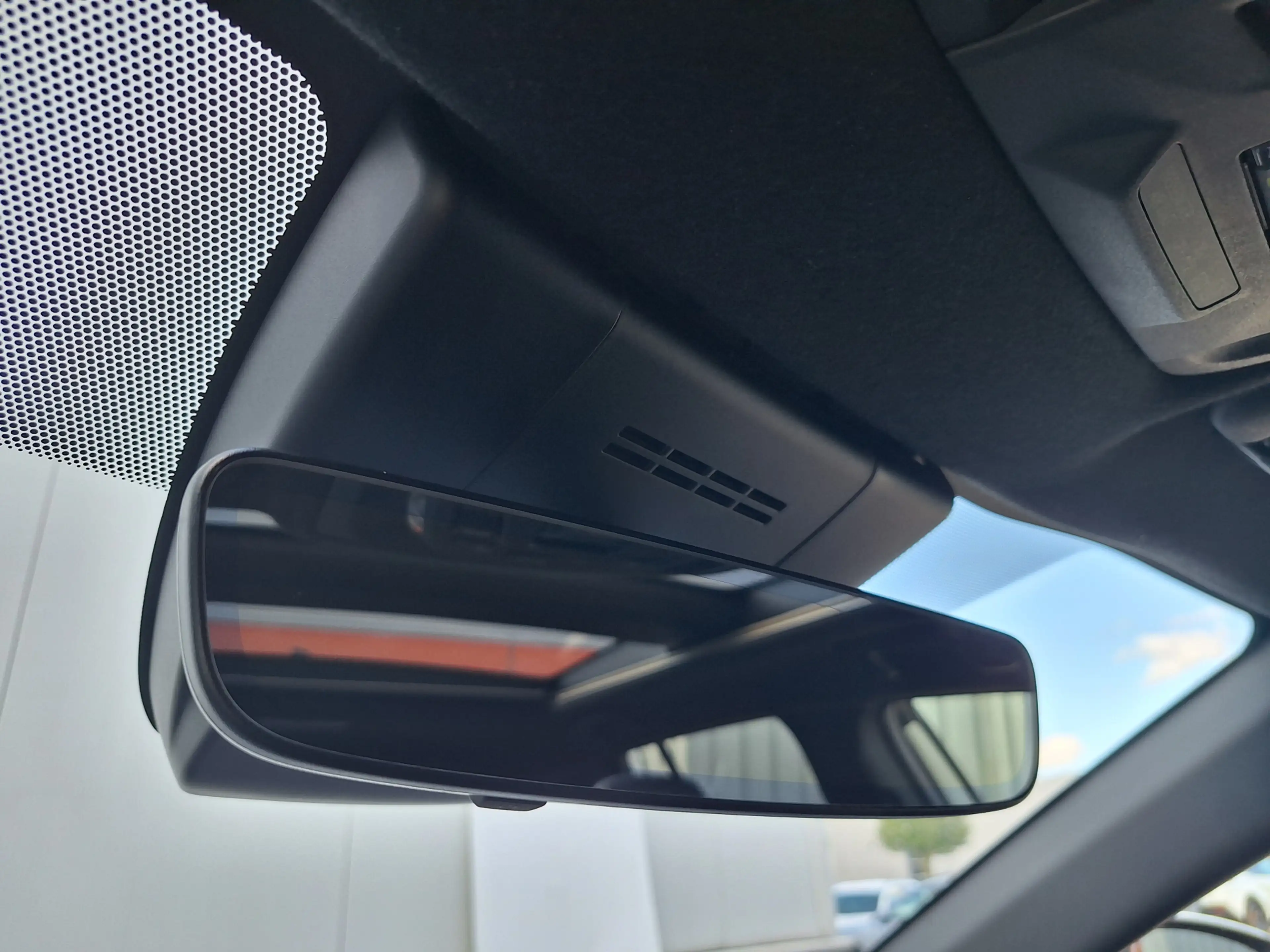 Toyota Corolla Cross Hybrid 140 Business Plus Pano PDC v+a Navi Autom a — photo 35