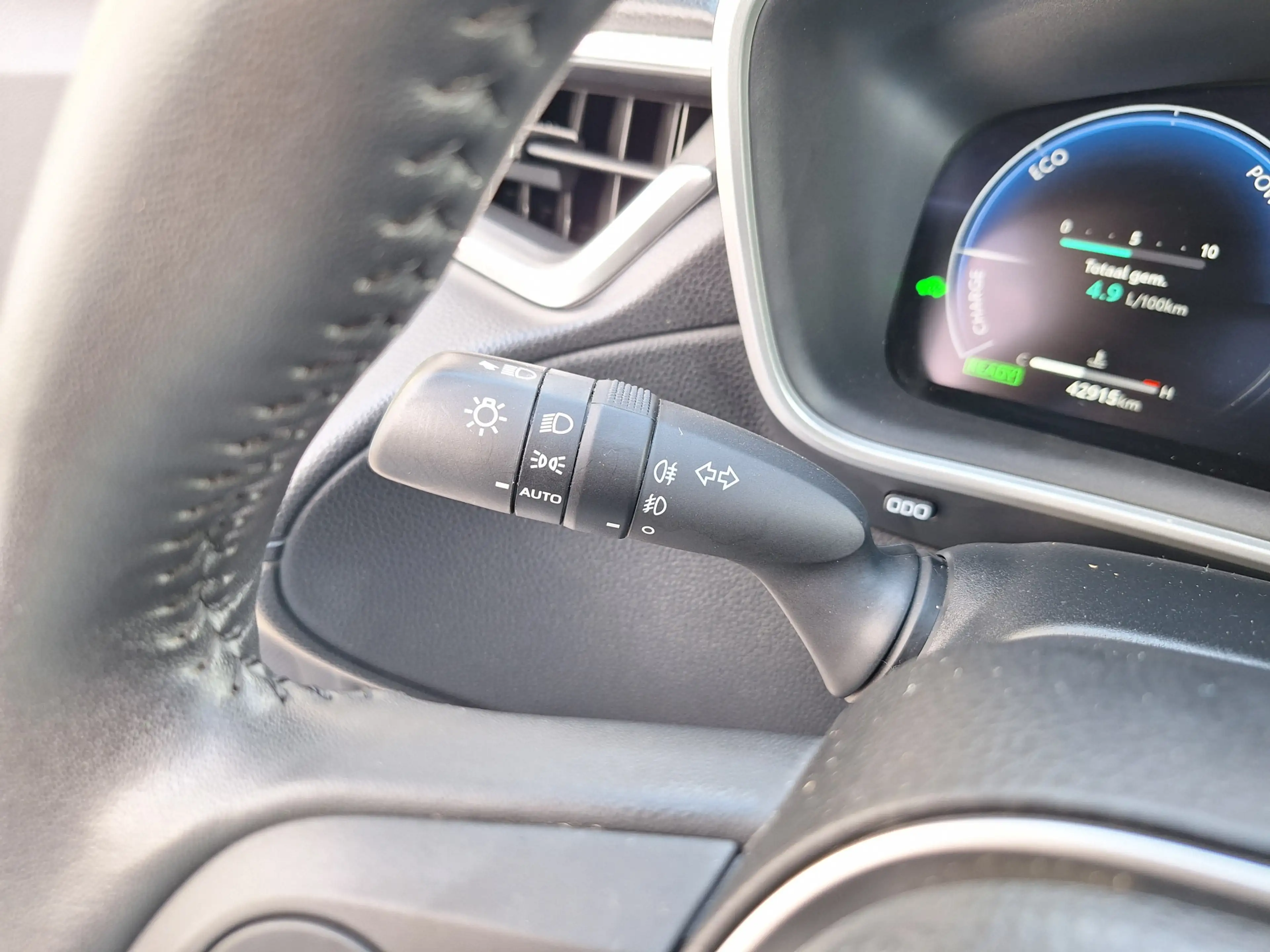 Toyota Corolla Cross Hybrid 140 Business Plus Pano PDC v+a Navi Autom a — photo 40