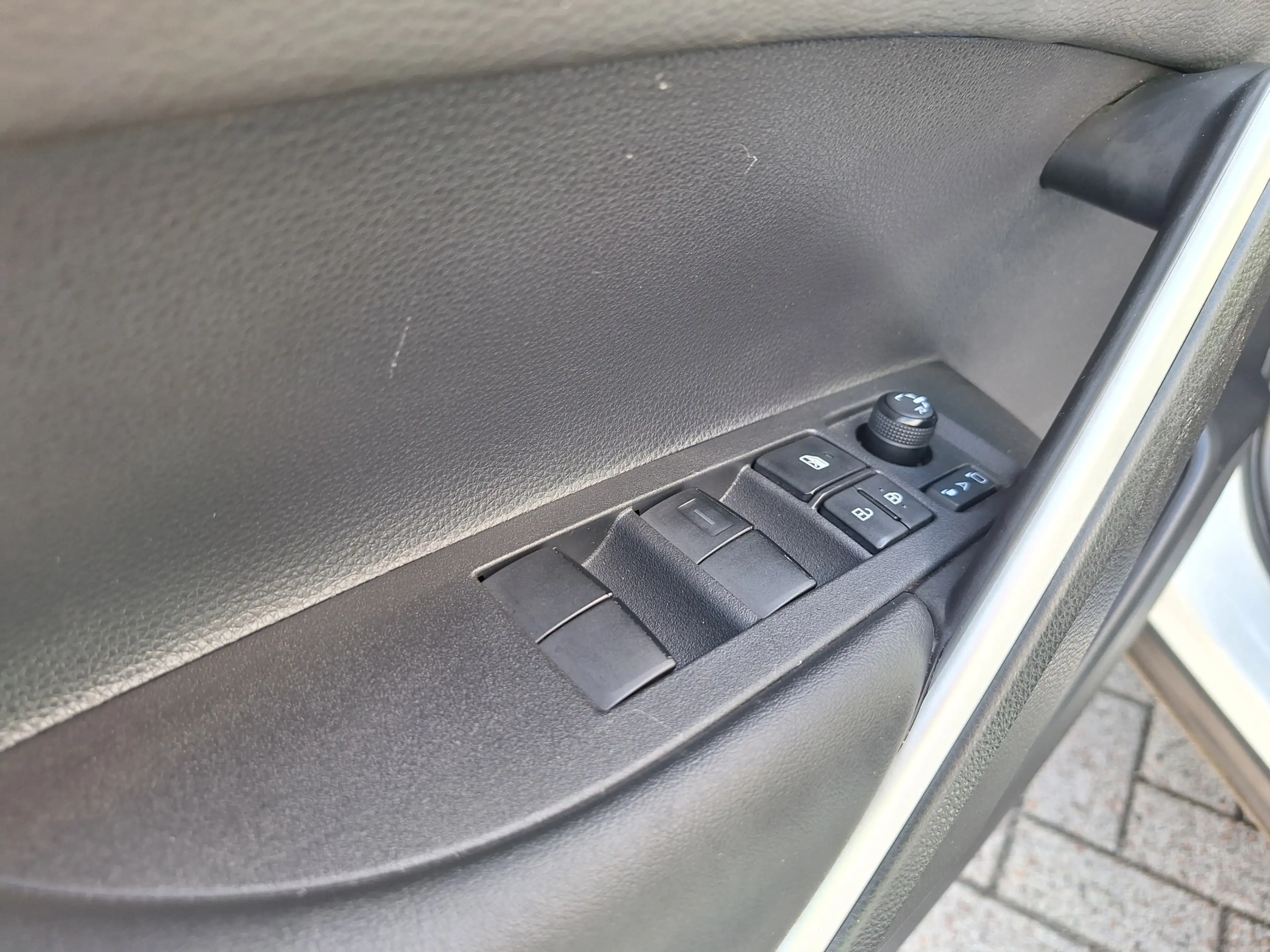 Toyota Corolla Cross Hybrid 140 Business Plus Pano PDC v+a Navi Autom a — photo 26