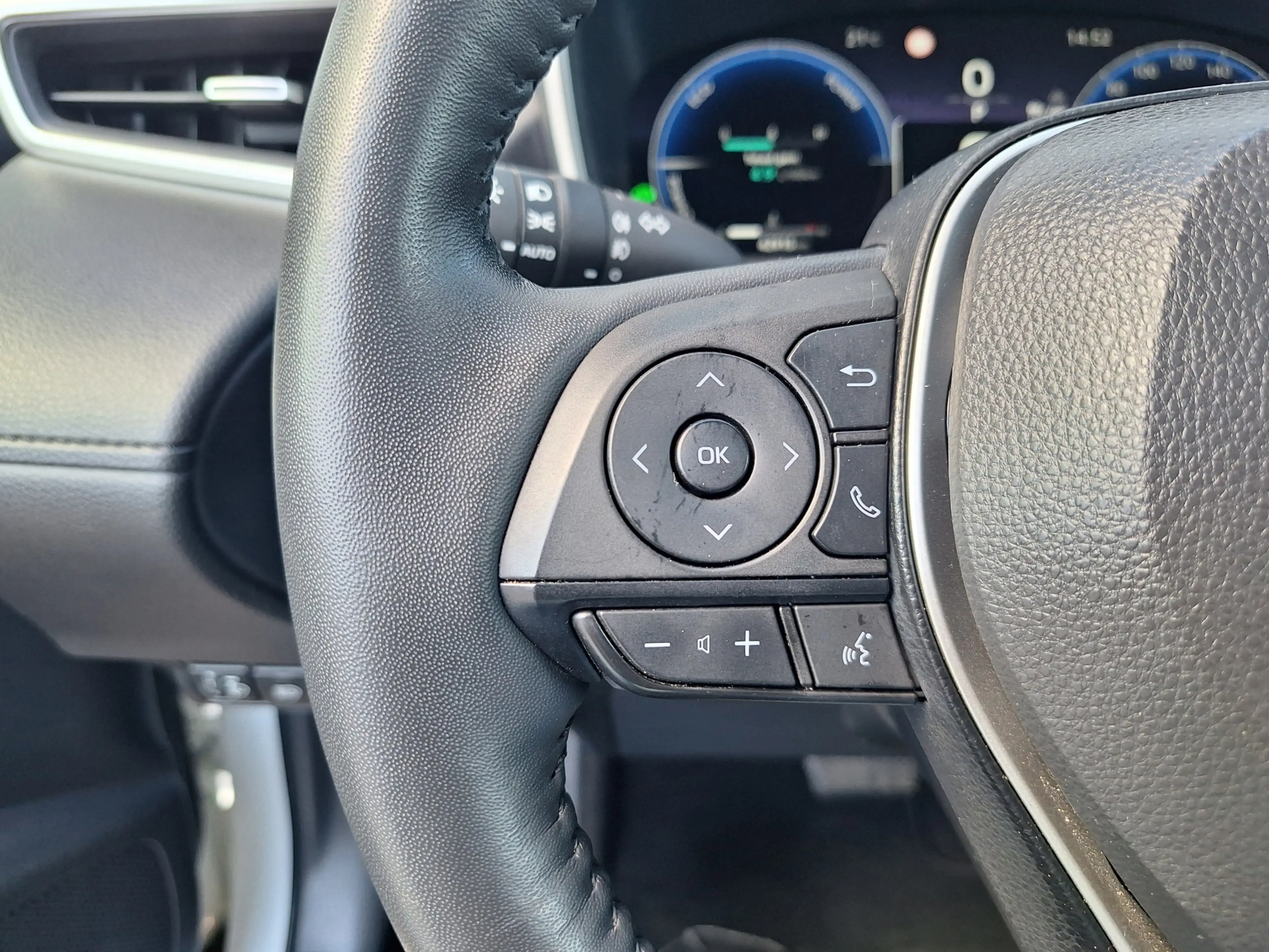 Toyota Corolla Cross Hybrid 140 Business Plus Pano PDC v+a Navi Autom a — photo 14