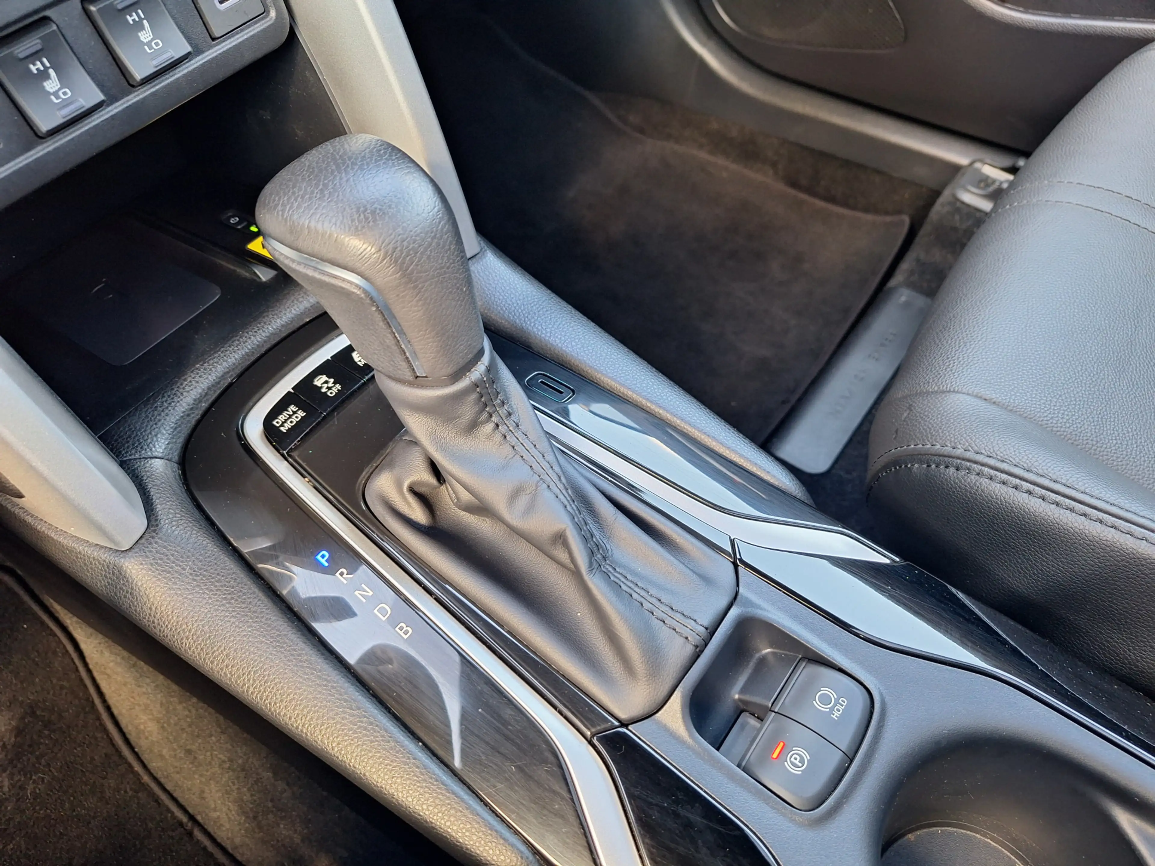 Toyota Corolla Cross Hybrid 140 Business Plus Pano PDC v+a Navi Autom a — photo 15