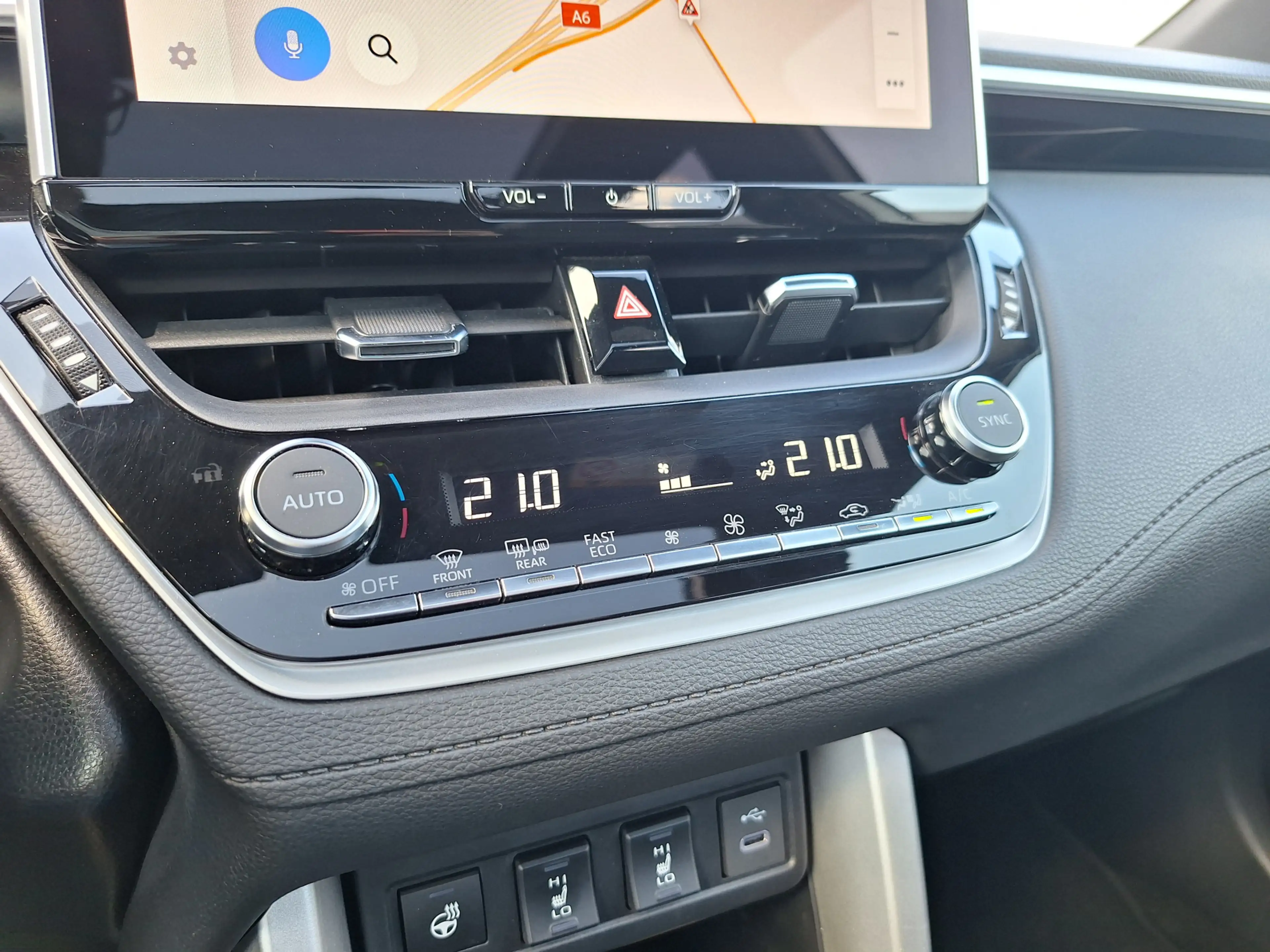 Toyota Corolla Cross Hybrid 140 Business Plus Pano PDC v+a Navi Autom a — photo 19