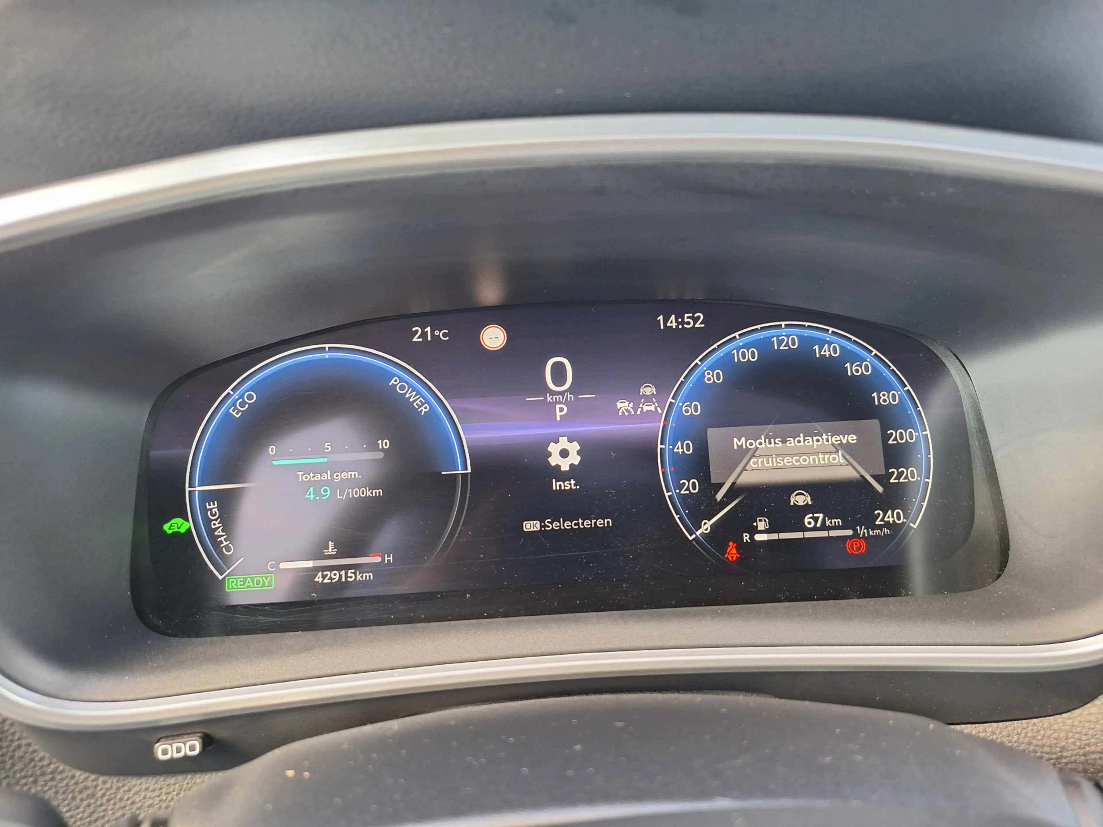 Toyota Corolla Cross Hybrid 140 Business Plus Pano PDC v+a Navi Autom a — photo 9