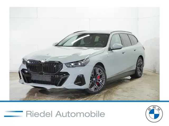 BMW i5 xDrive40 Touring M SportpaketPro Pano AHK 20"