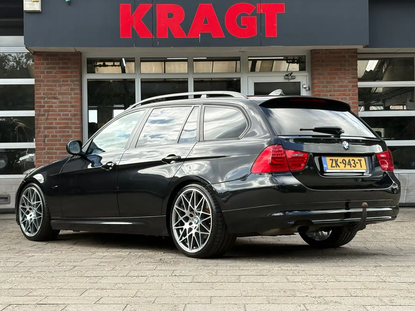 BMW 318 3-serie Touring Excutive 318i 140 pk - AUTOMAAT - Zwart - 2