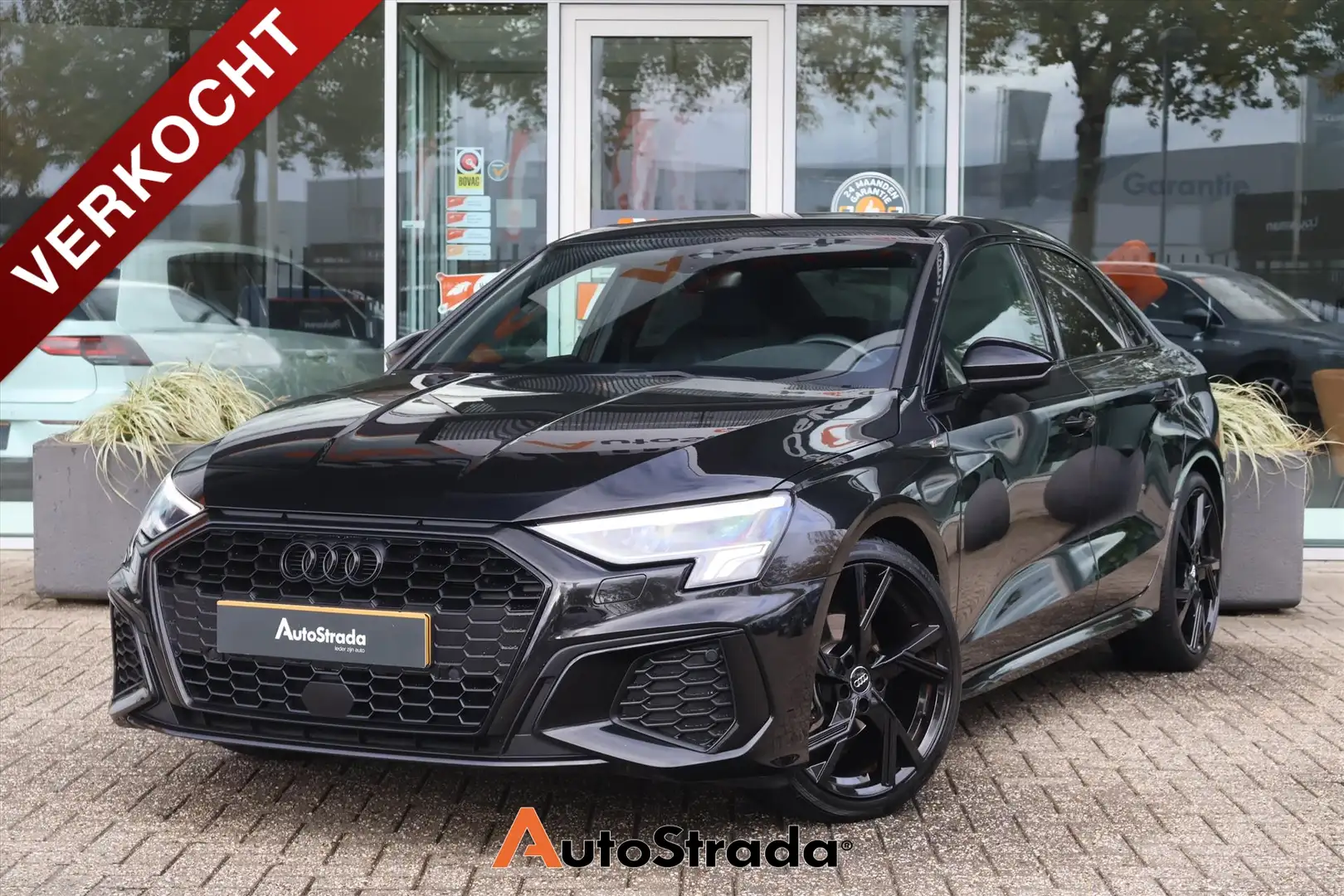 Audi A3 Limousine 30 S-Line TFSI 110pk I Black Optic | Ada Noir - 1