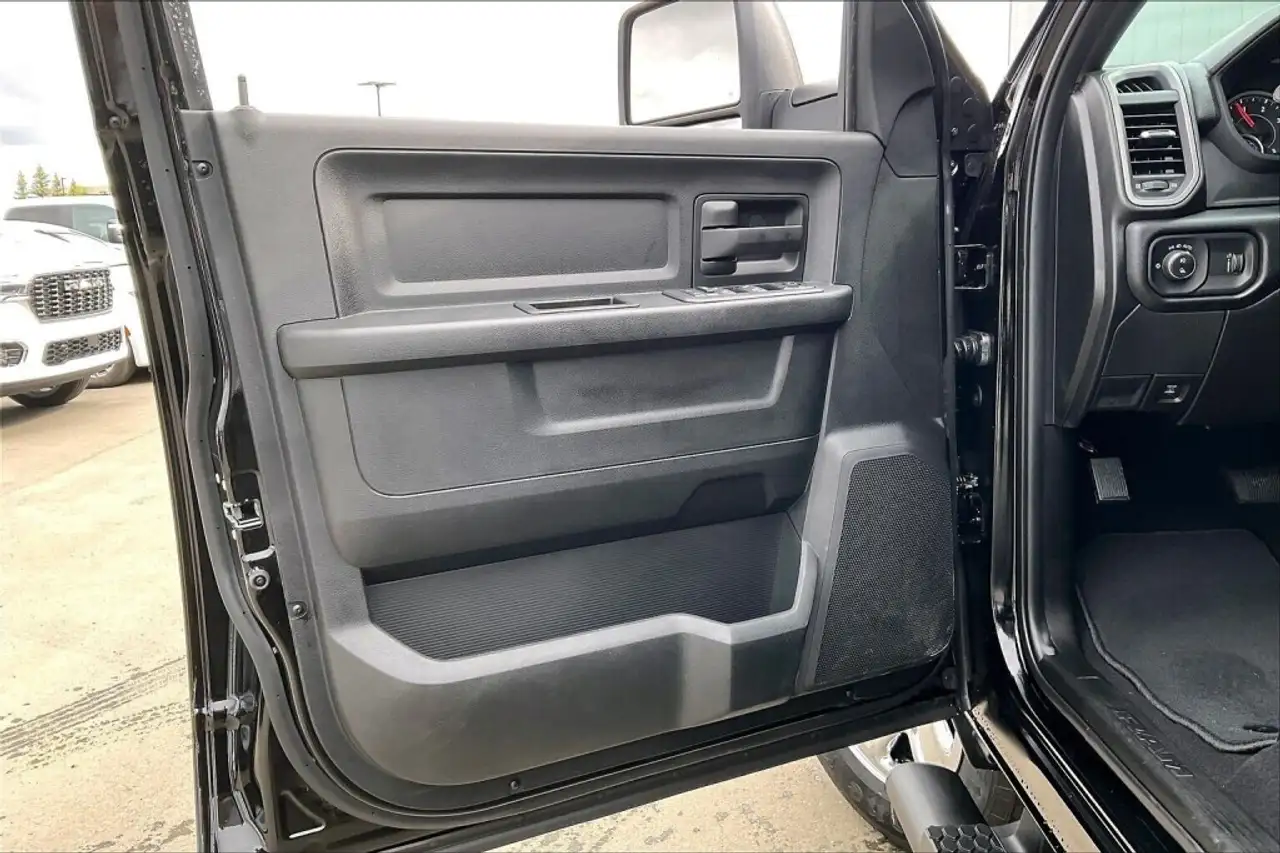 RAM 3500 снимка RAM 3500