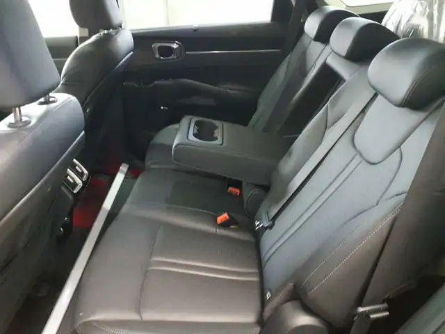 Kia Sorento view 5