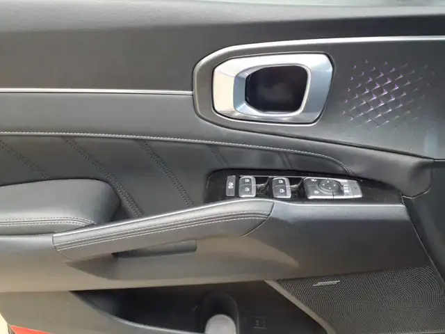Kia Sorento view 4