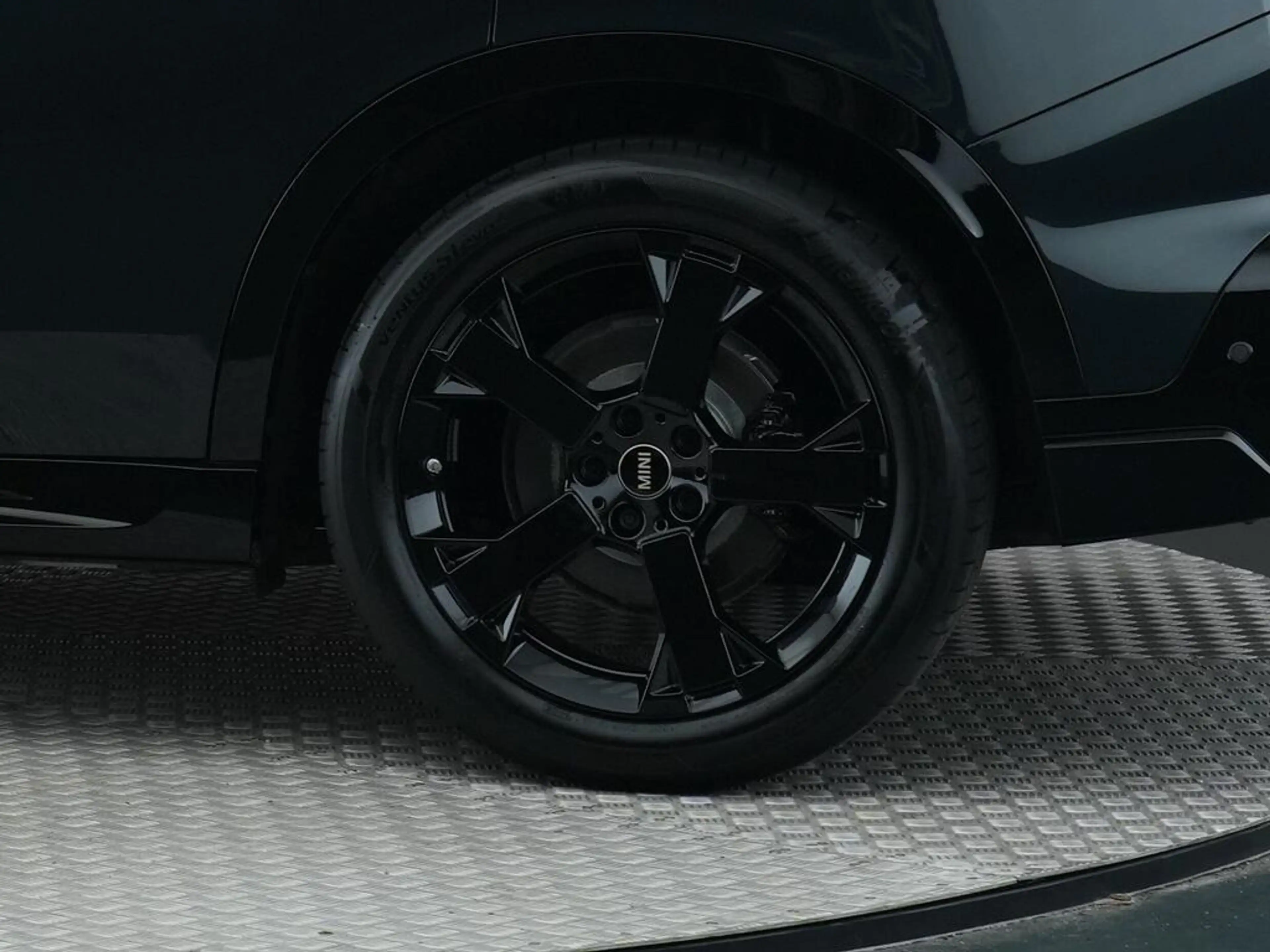 MINI Countryman E | Pakket M + John Cooper Works Uitvoering — photo 4