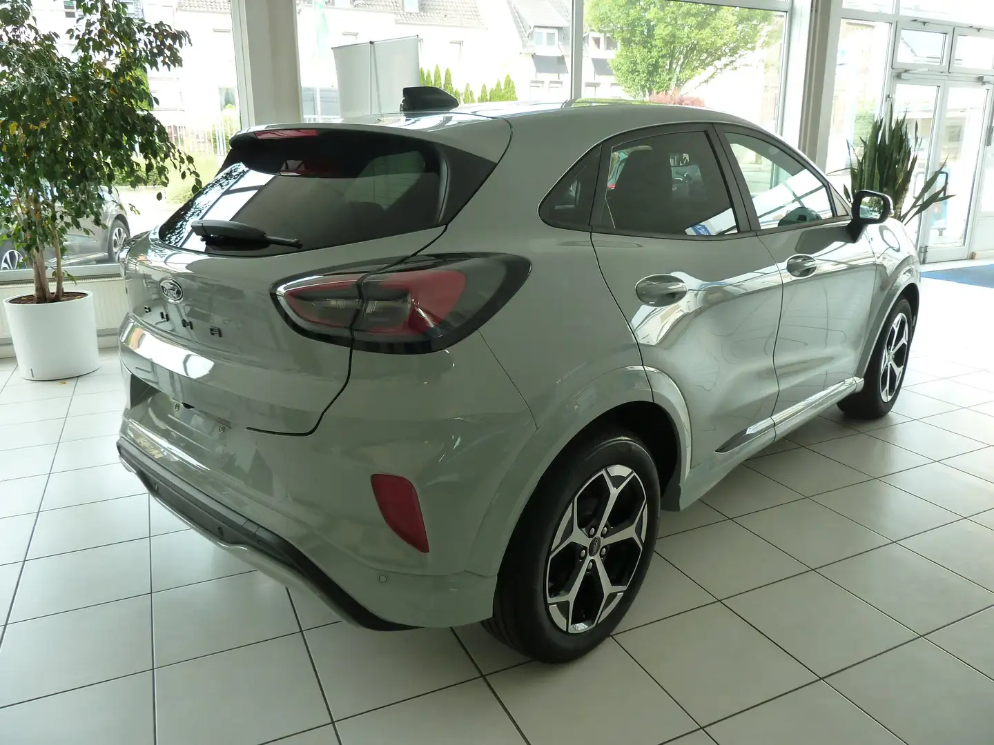 Ford Puma ST-Line Grau - 2