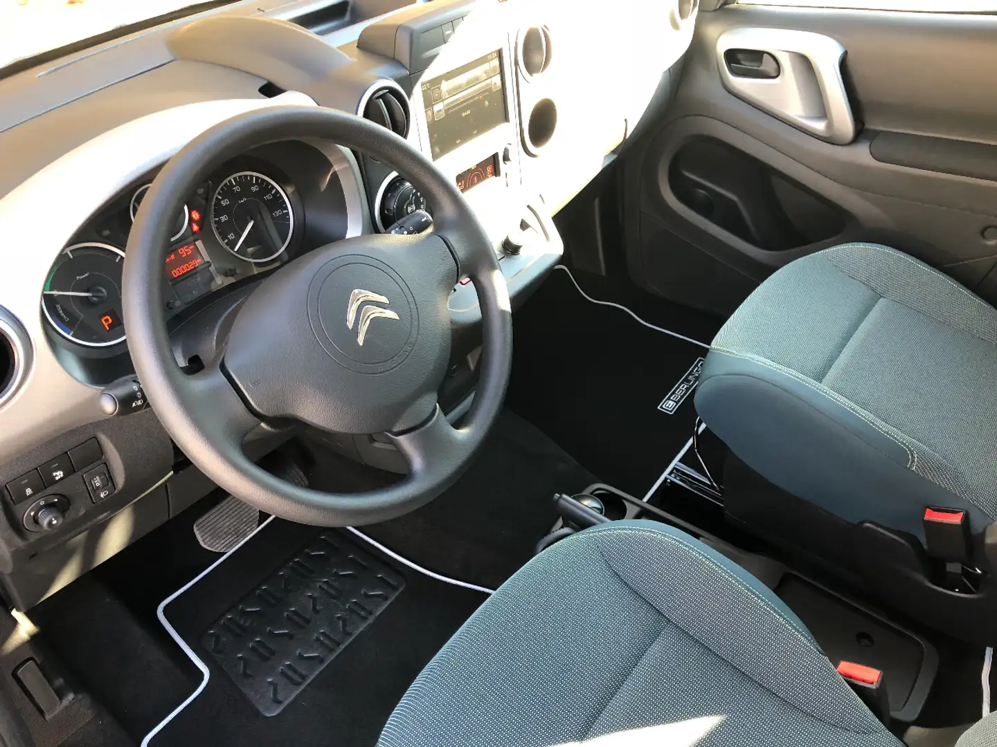 Peugeot Partner Tepee 5 Sitzer Elektro Automatik Weiß - 2