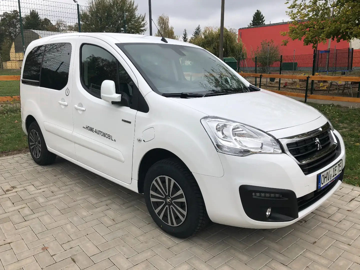 Peugeot Partner Tepee 5 Sitzer Elektro Automatik Weiß - 1