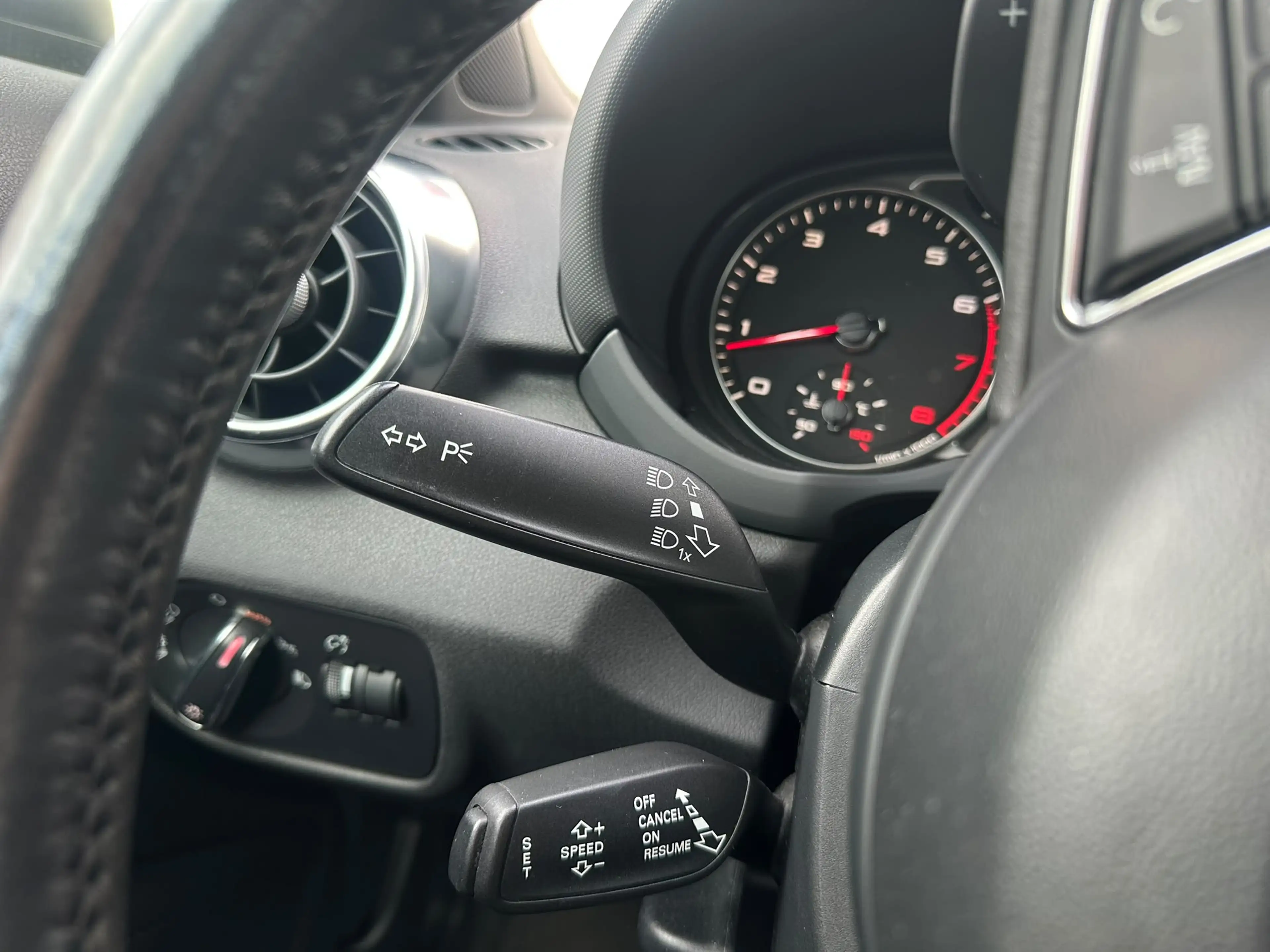 Audi A1 1,4 S-line*Automatik*SHZ*NAVI*PDC*BLEU*ALU* — photo 19