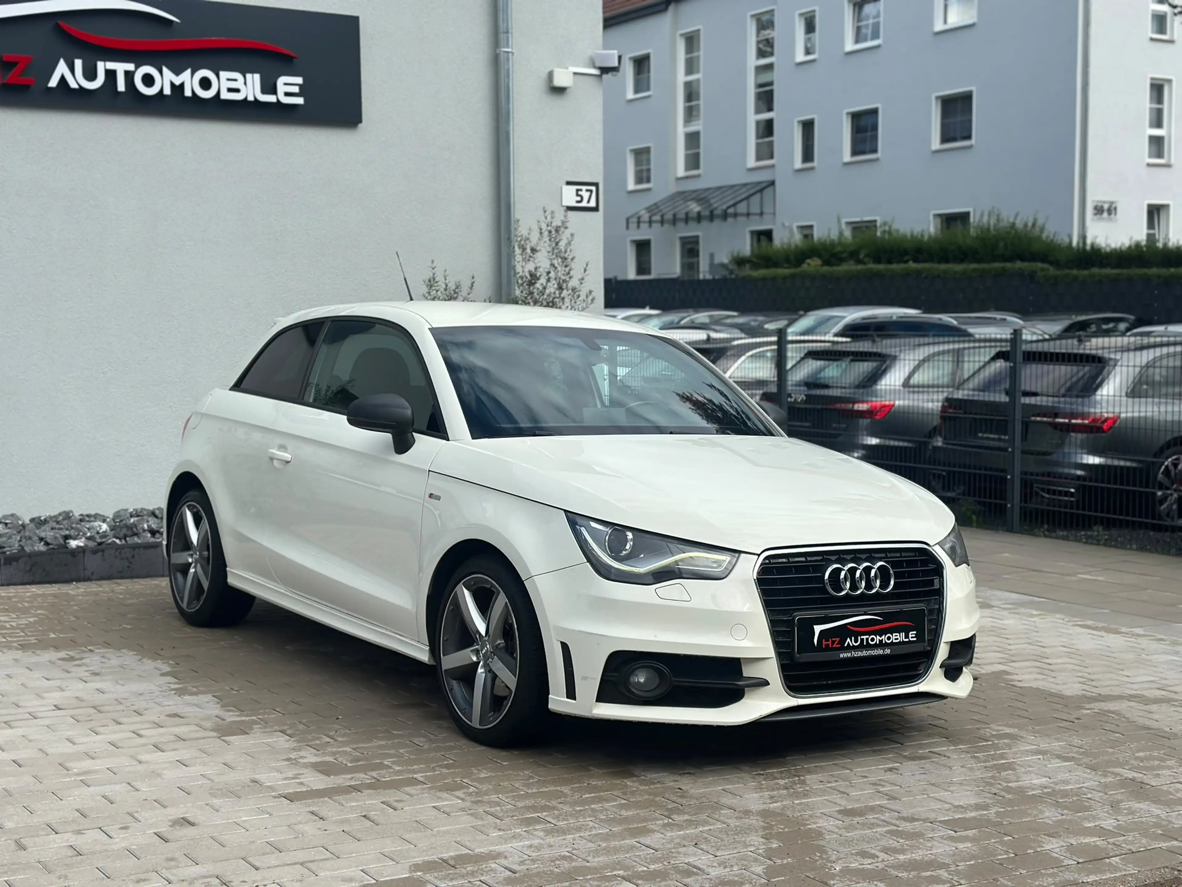 Audi A1 1,4 S-line*Automatik*SHZ*NAVI*PDC*BLEU*ALU* — photo 4
