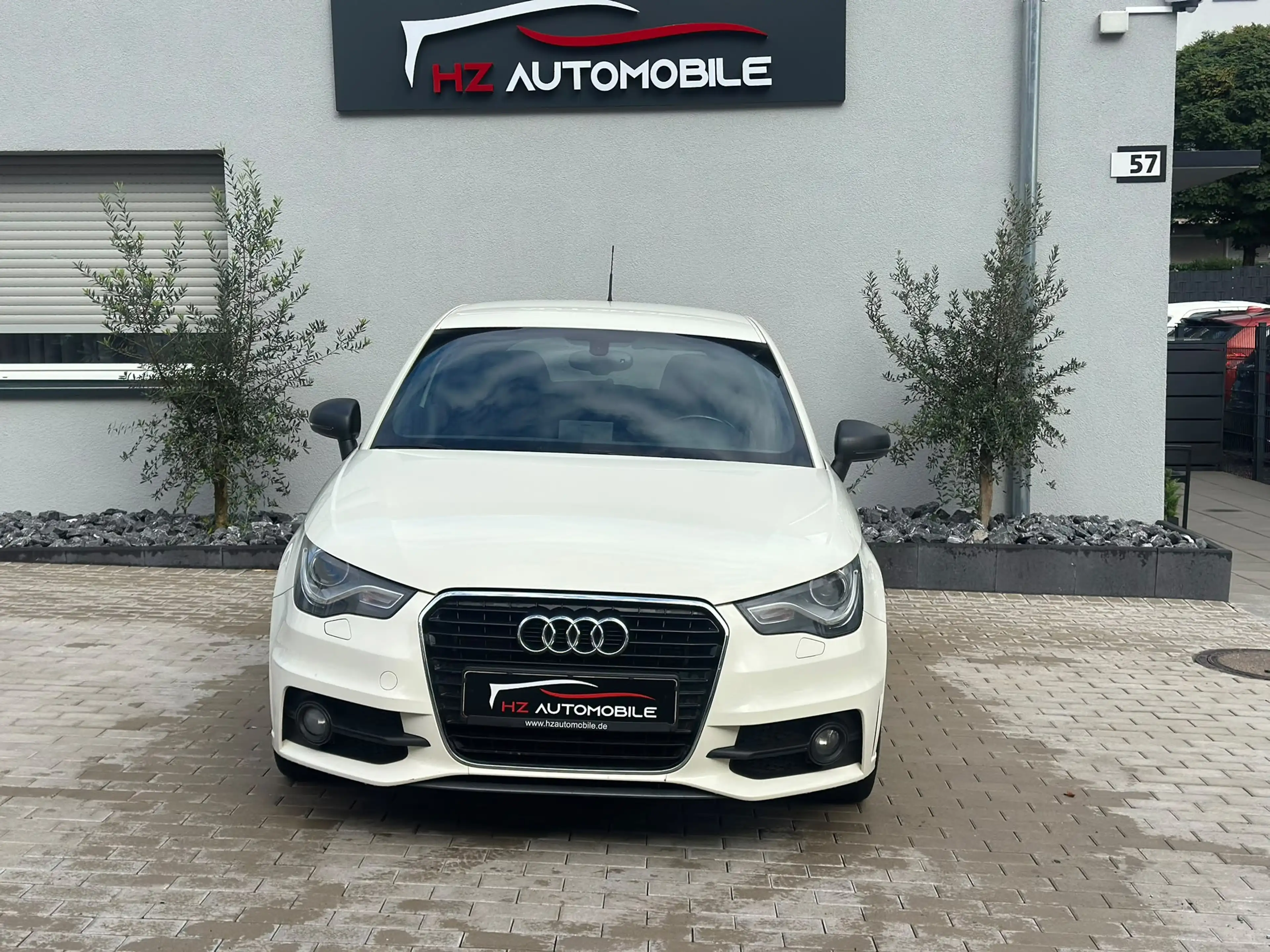 Audi A1 1,4 S-line*Automatik*SHZ*NAVI*PDC*BLEU*ALU* — photo 2