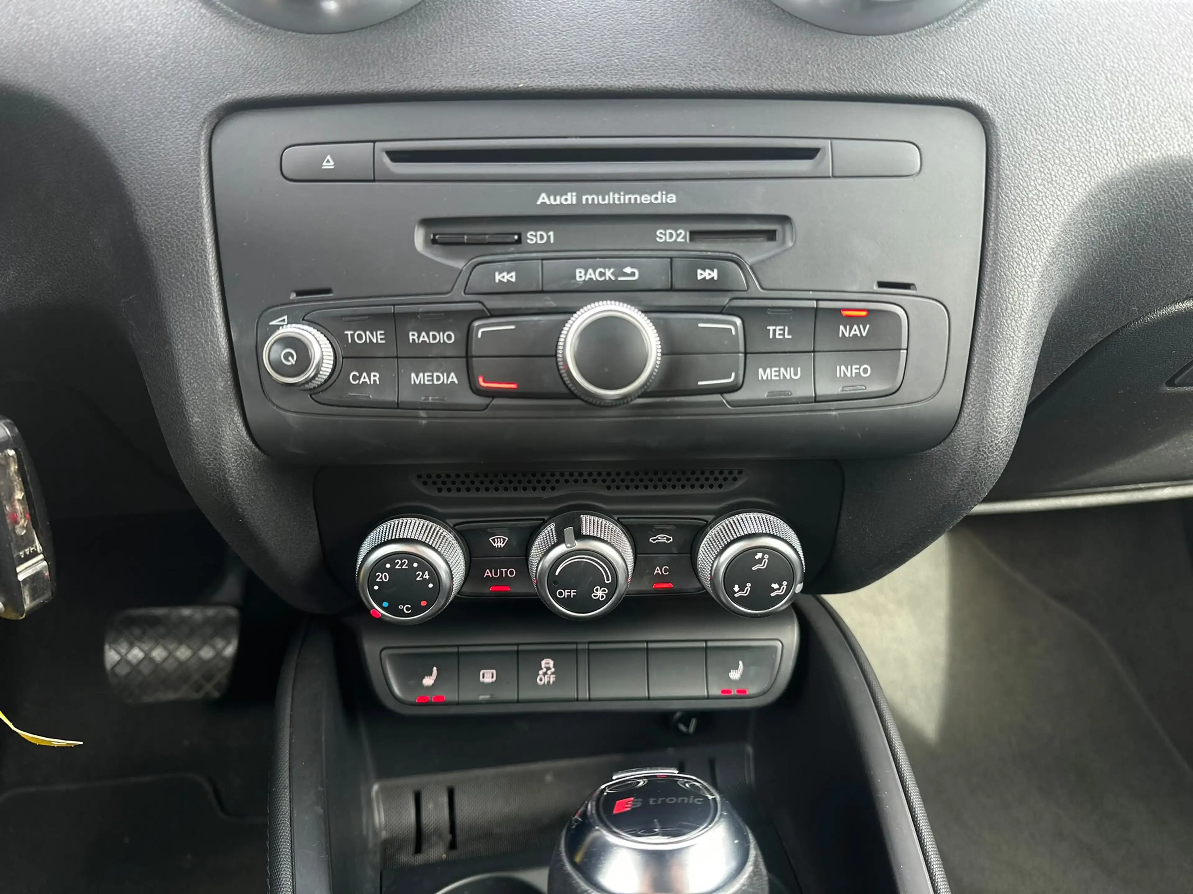 Audi A1 1,4 S-line*Automatik*SHZ*NAVI*PDC*BLEU*ALU* — photo 20