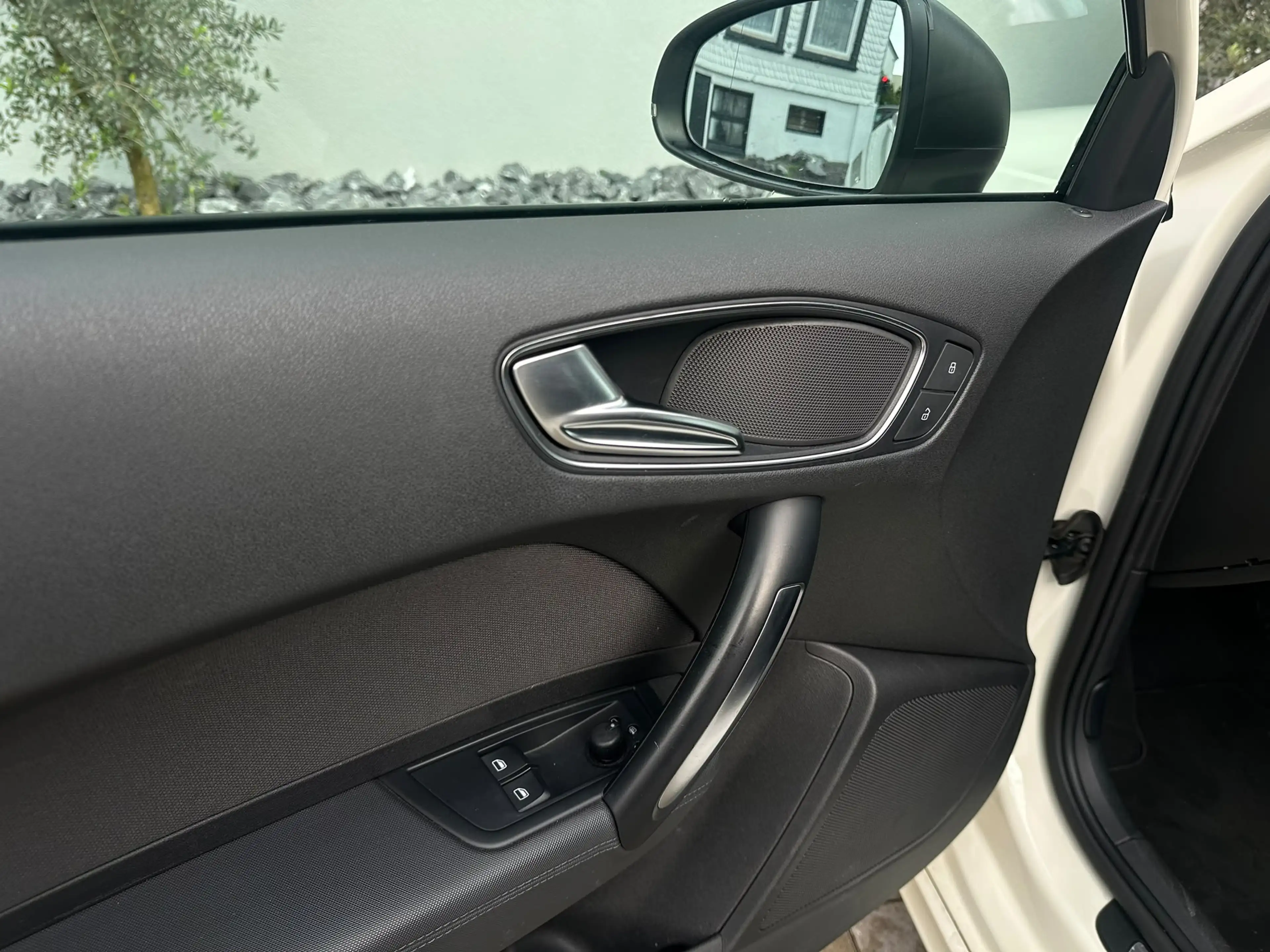 Audi A1 1,4 S-line*Automatik*SHZ*NAVI*PDC*BLEU*ALU* — photo 11
