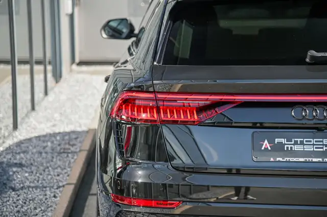 Audi RS Q8 view 30