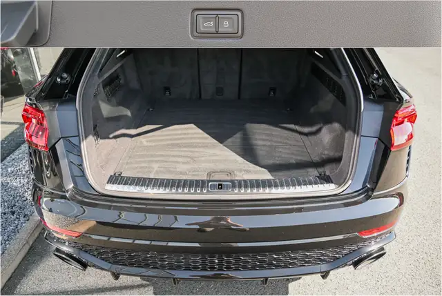 Audi Q8 view 9