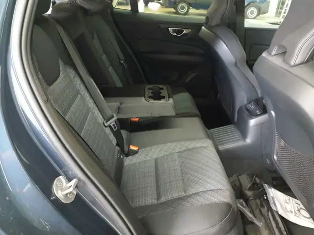 Volvo V60 view 13