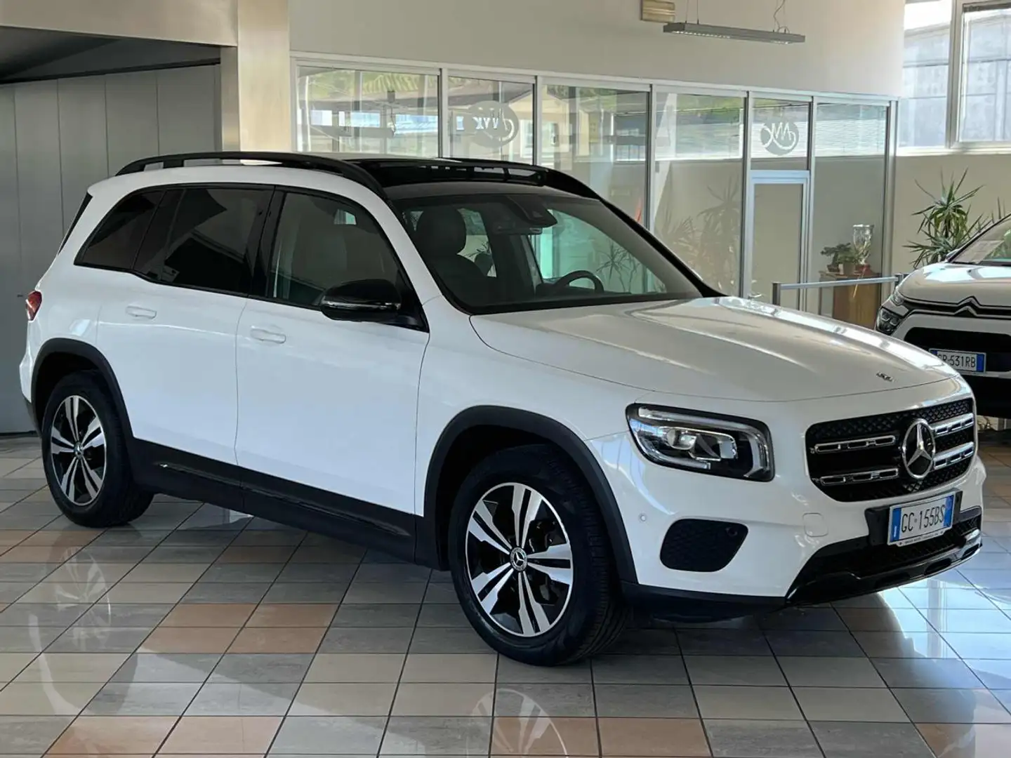 Mercedes-Benz GLB 200 d Automatic 4Matic Sport Plus Wit - 2