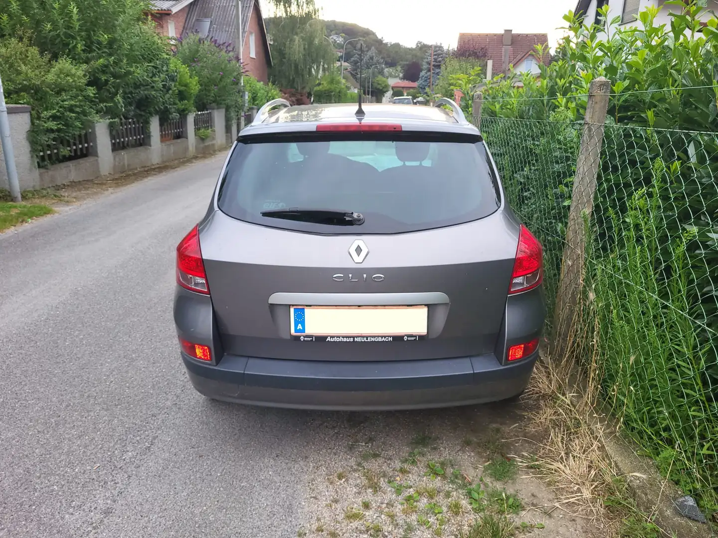 Renault Clio Clio Grandtour Success 1,2 16V Success Silber - 1