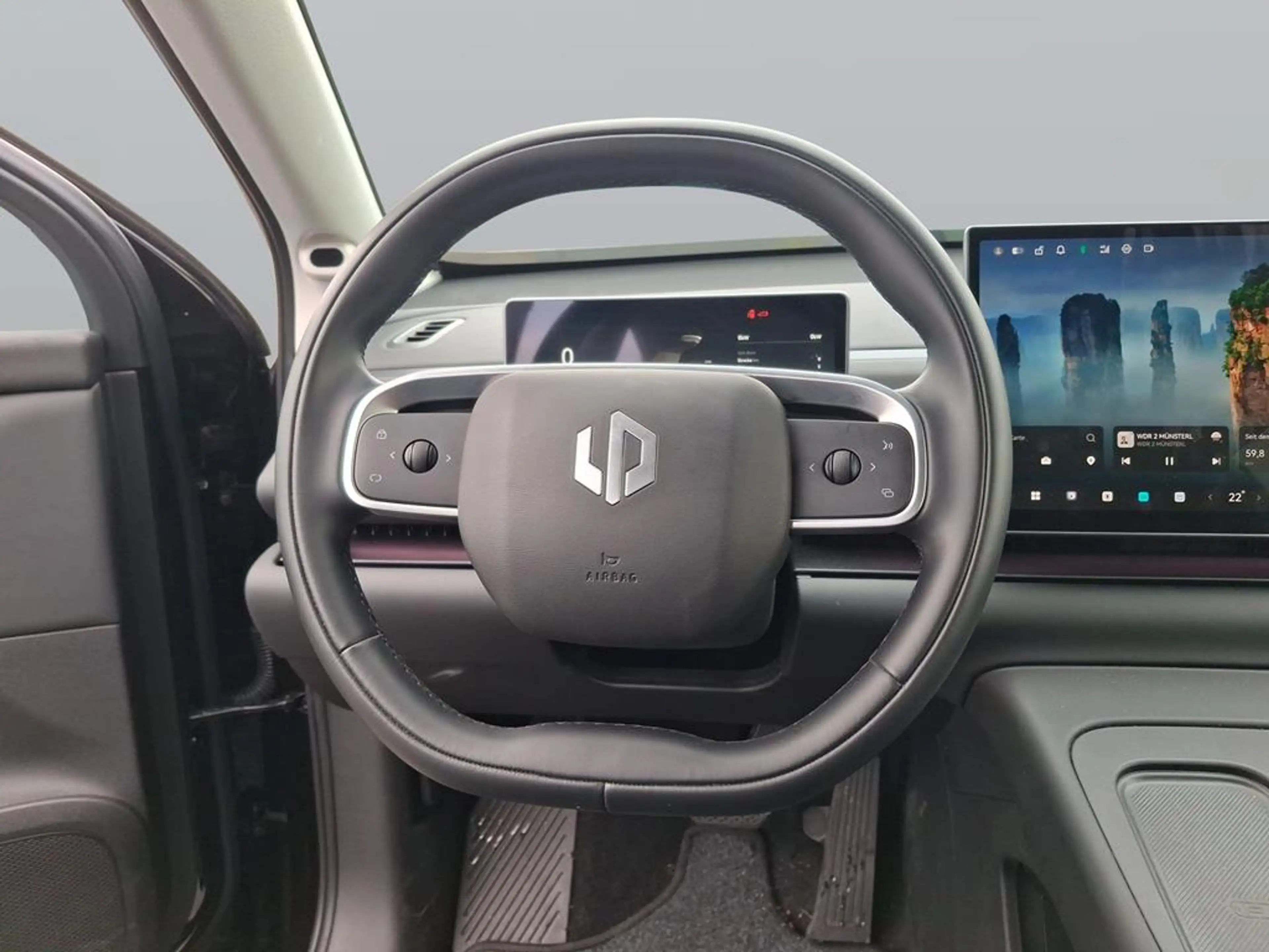 Leapmotor C10 DESIGN PROMAX AWD — photo 12